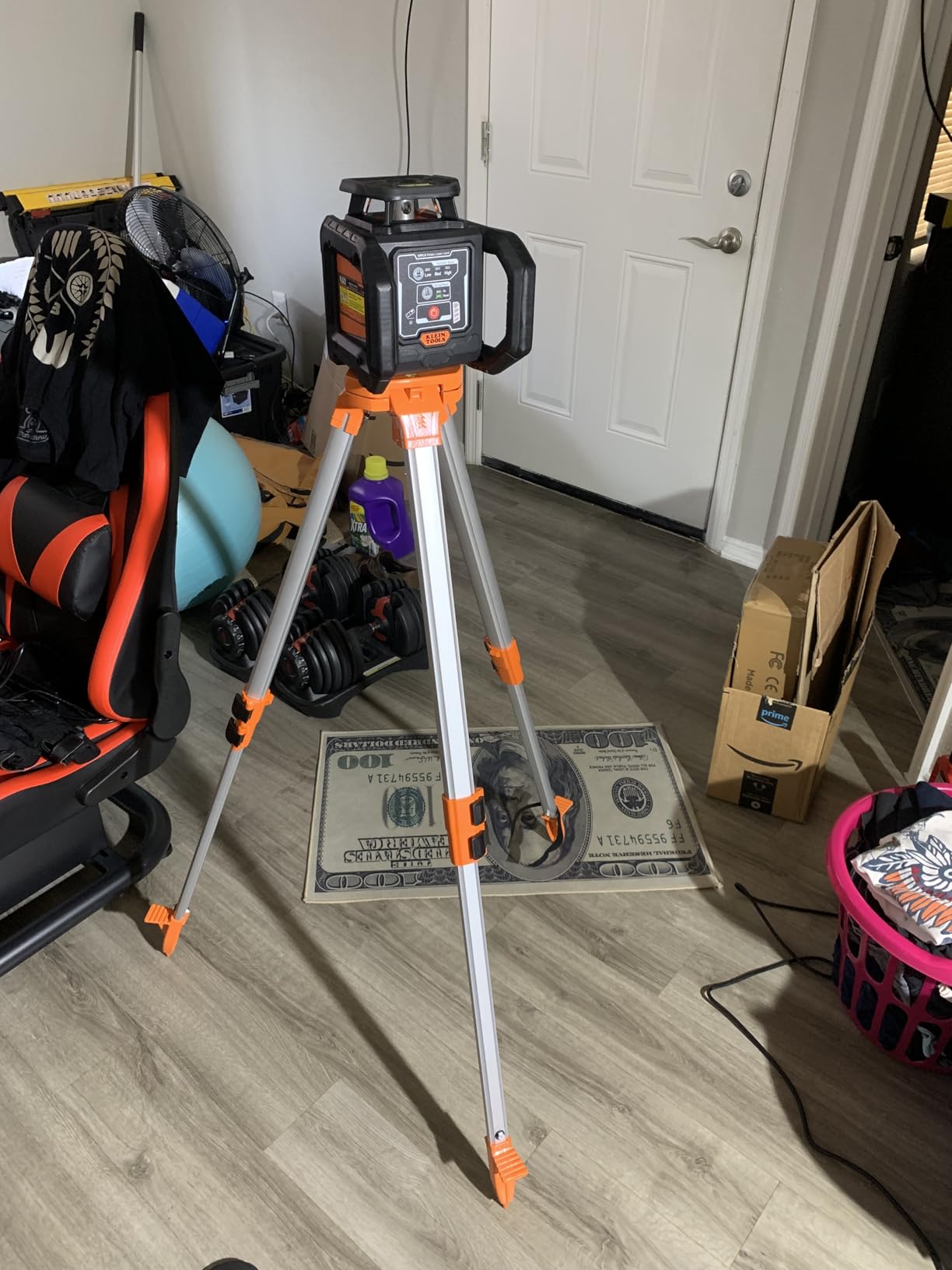 Klein Tools 93RLS Green Self-Leveling Rotary Laser Level Kit, Horizontal/Vertical with Plumb Spot, 1150-Foot Range, Rechargeable, Tripod, Detector, 9-Foot Grade Rod, Carrying Case, <= 5mW Class 3R customer photo 2