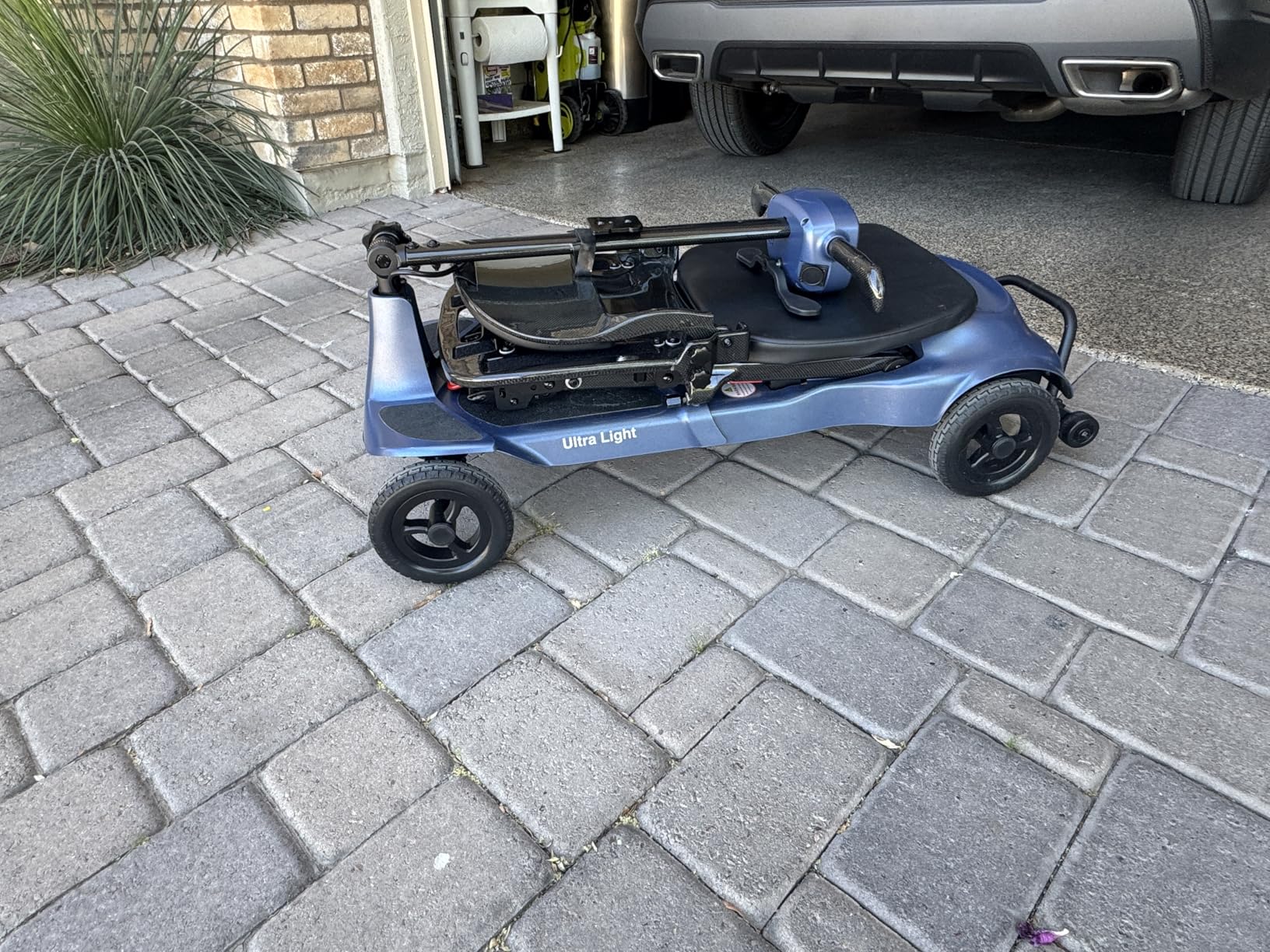 Mobility Scooters for Adults & Seniors - Ultra Lightweight 27.5 lbs Carbon Fiber Folding Electric Scooter - Airlines Approved All-Terrain Portable Scooter with Basket and Charger Included-Blue customer photo 2