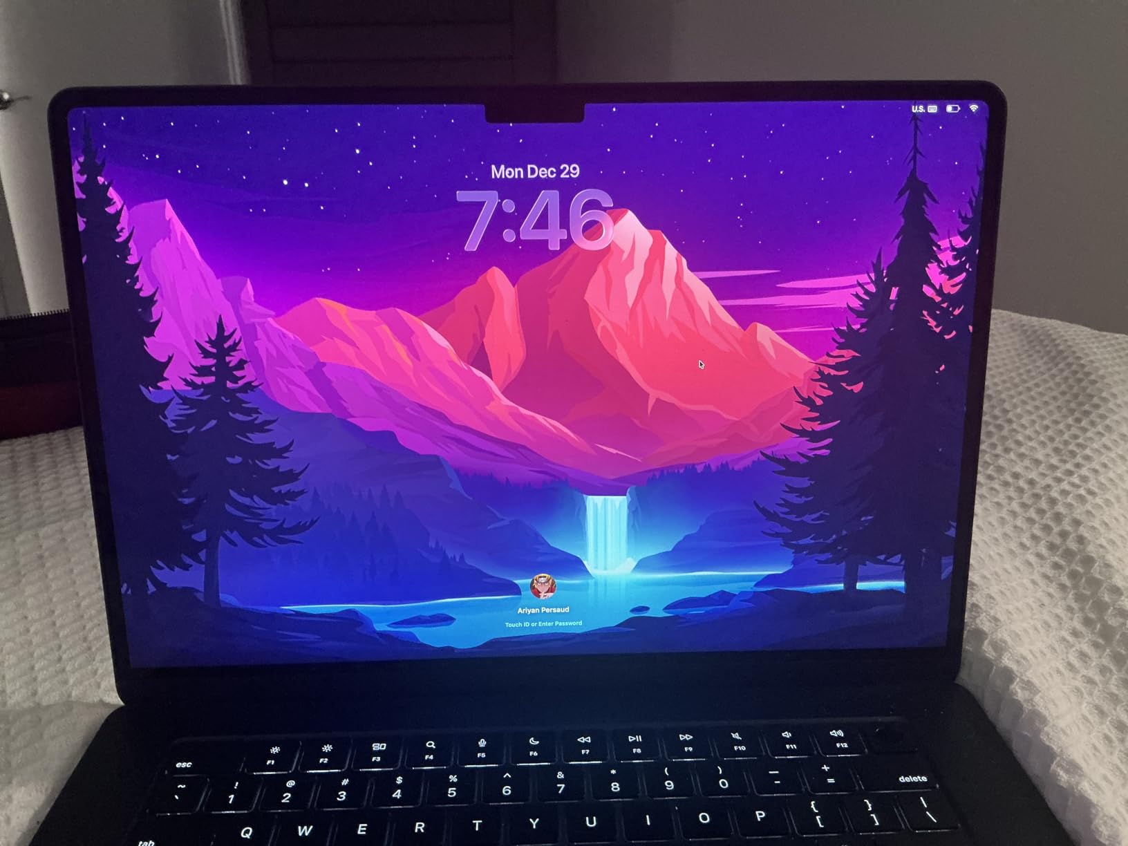 Apple 2025 MacBook Air 15-inch Laptop with M4 chip: Built for Apple Intelligence, 15.3-inch Liquid Retina Display, 16GB Unified Memory, 512GB SSD Storage, 12MP Center Stage Camera, Touch ID; Silver customer photo 2