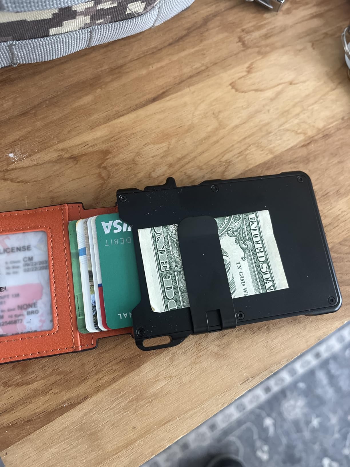 Airtag Wallet for Men, Mens Smart Wallet for Air Tag RFID Blocking, Minimalist Bifold Pop Up Aluminum Credit Card Case Holder 12+ Cards with ID Window, Gift for Men, No Airtag Included, Carbon Fiber customer photo 2