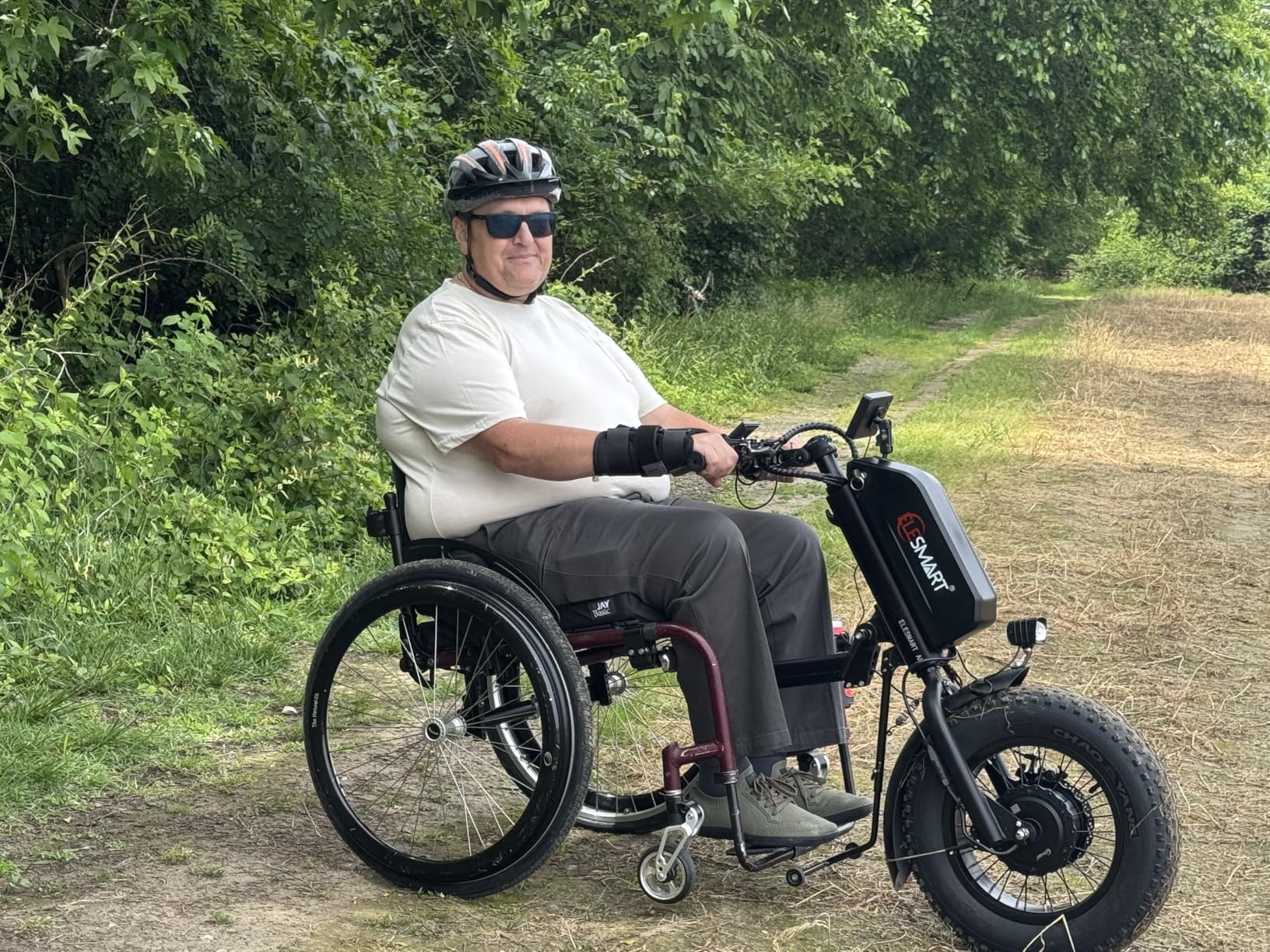 A8 Electric Handcycle Wheelchair Power Attachment, Wheelchair Motor Attachment for Manual to Electric Upgrade, 15 Ah, 48V 1000W, Center Connection, Black customer photo 1