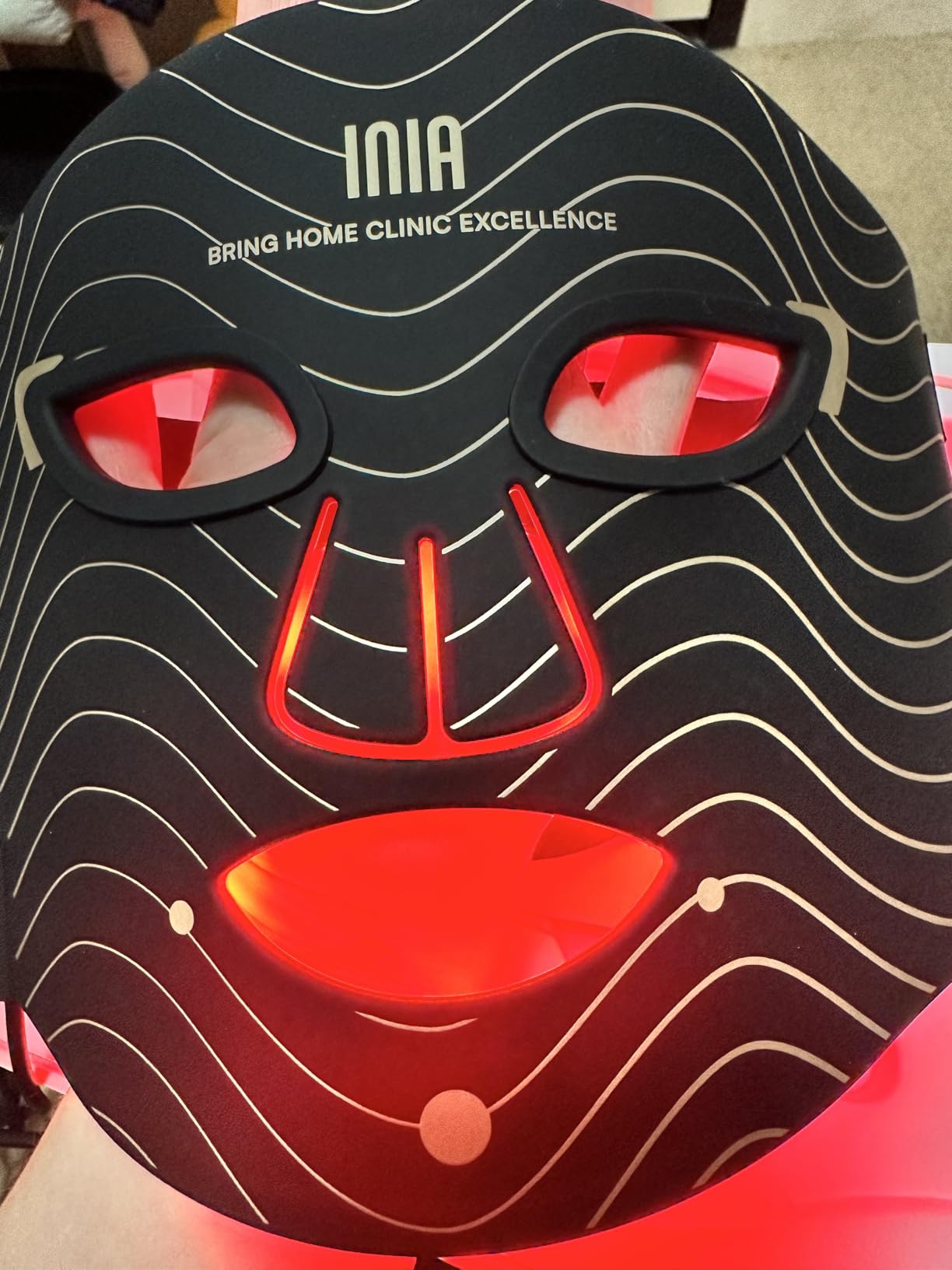 INIA Red Light Therapy Mask for Face - 4 Light Modes with 850nm NIR, Red & Blue LED Light Therapy, 2600mAh Rechargeable LED Face Mask for Radiant Glow at Home, Black customer photo 1