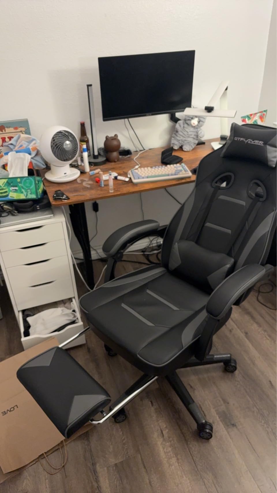 GTPLAYER Gaming Chair with Footrest, Big and Tall Computer Game Chair 350lb Racing Style, Ergonomic High Back Lumbar Support and Recliner, Moon Gray customer photo 2