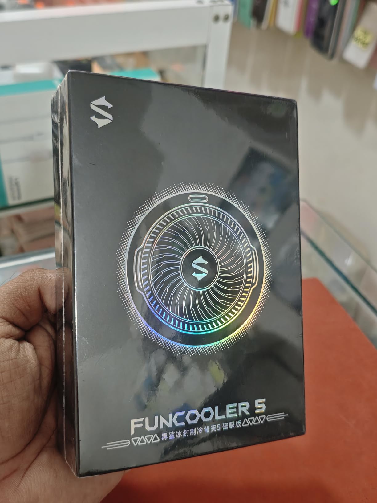 Black Shark FunCooler 5 Magnetic Cell Phone Cooler for Gaming, Portable Mobile Phone Cooling Fan with RGB Light customer photo 1