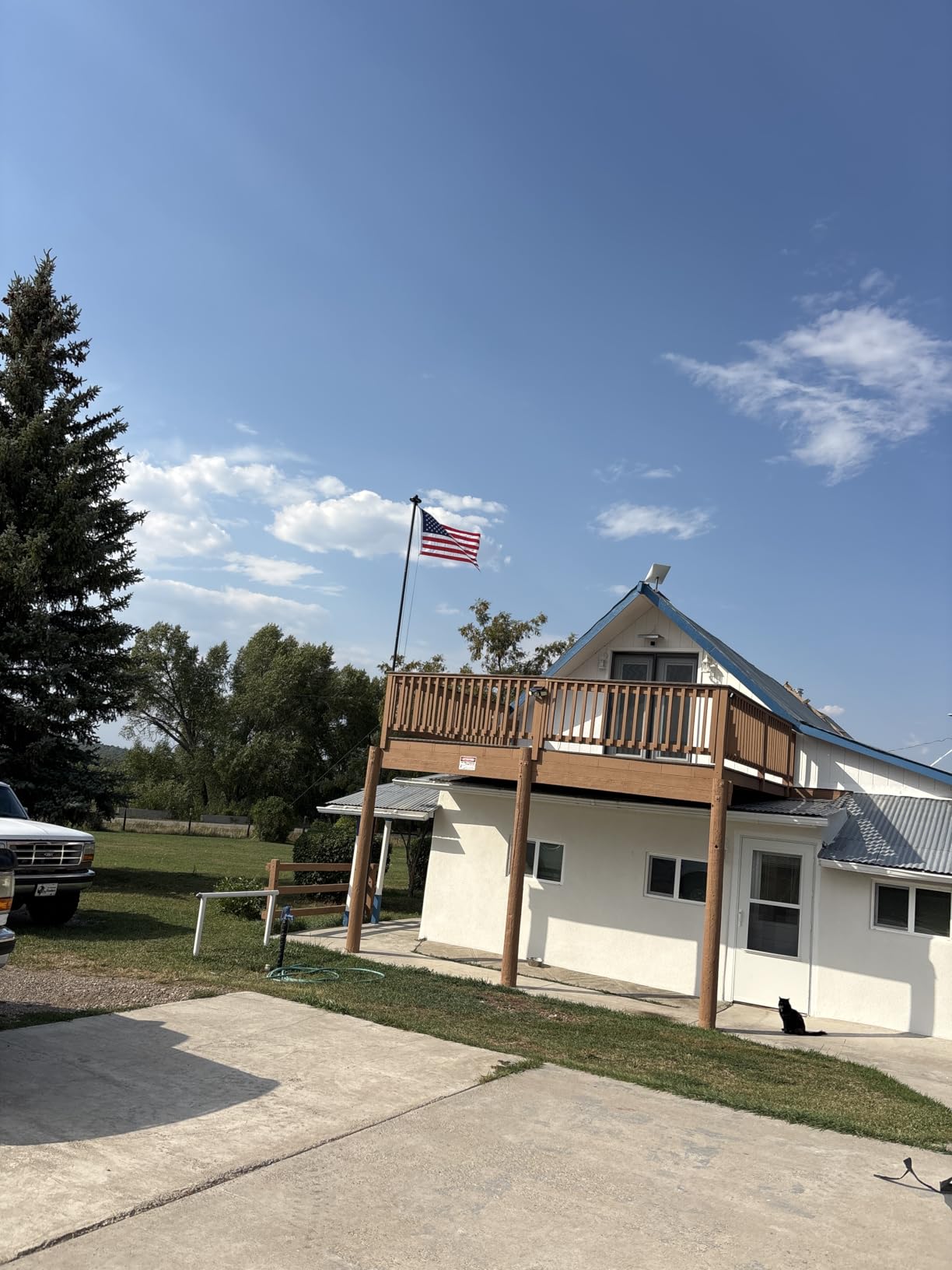 25FT Heavy Duty Flag Pole with Light for Outside House, Thickened 12-Gauge 50 KSI / 100 HBW High-Strength Aluminum, 128-LED Solar Light & an Embroidered Flag, In Ground Flag Pole for Residential Use customer photo 1