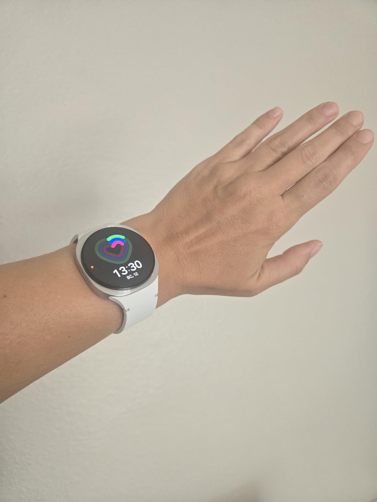 Samsung Galaxy Watch 8 (2025) 40mm Bluetooth Smartwatch, Cushion Design, Fitness Tracker, Sleep Coaching, Running Coach, Energy Score, Heart Rate Tracking, Graphite [US Version, 2 Yr Warranty] customer photo 1