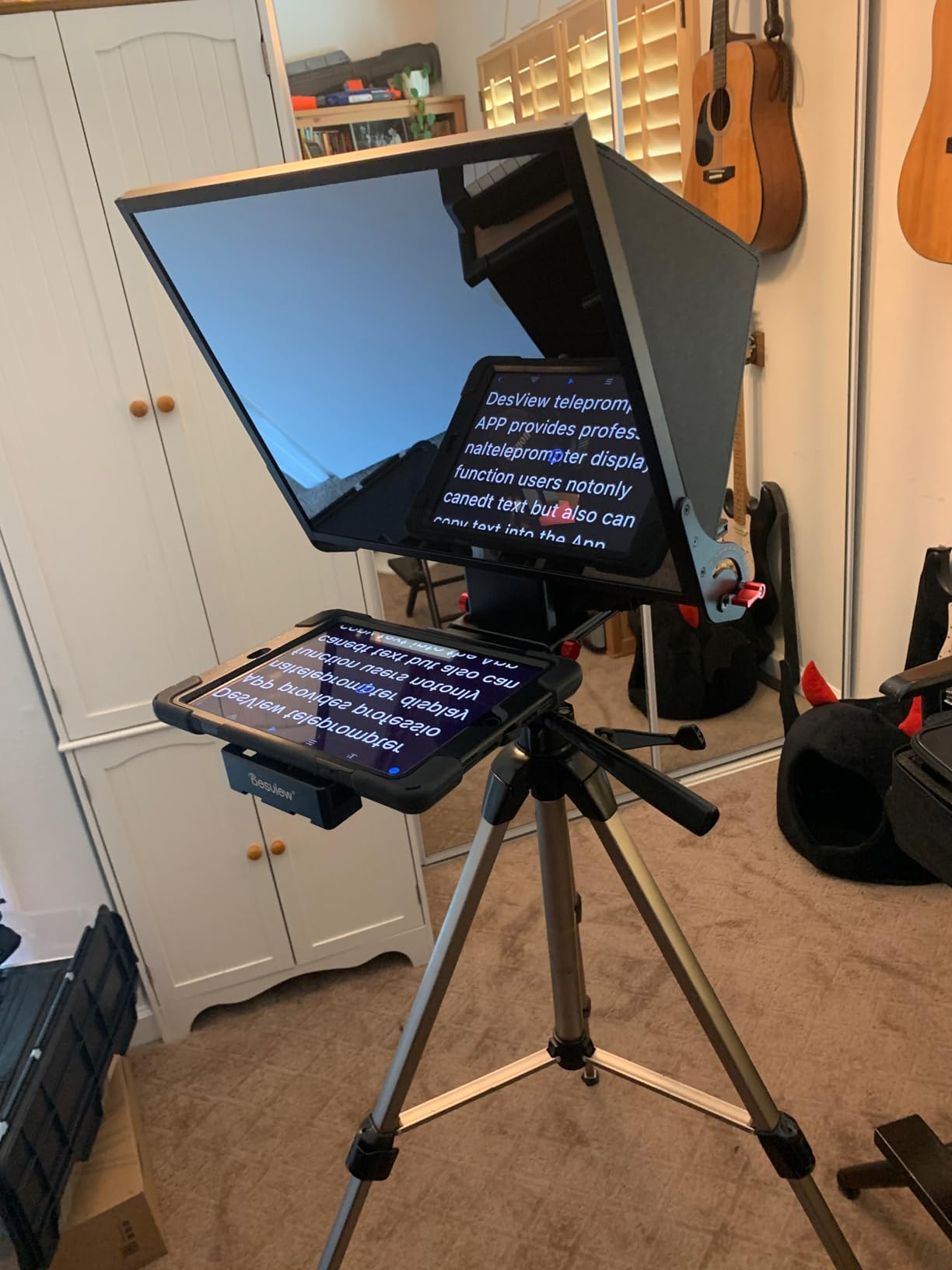 Desview P15 Teleprompter, 15 inch Aluminum Alloy Liftable Teleprompter, High Display Glass, Compatible with iPad Tablet Phone DSLR Camera, No Assembly, Carry Case Included, Great for Video Making customer photo 2