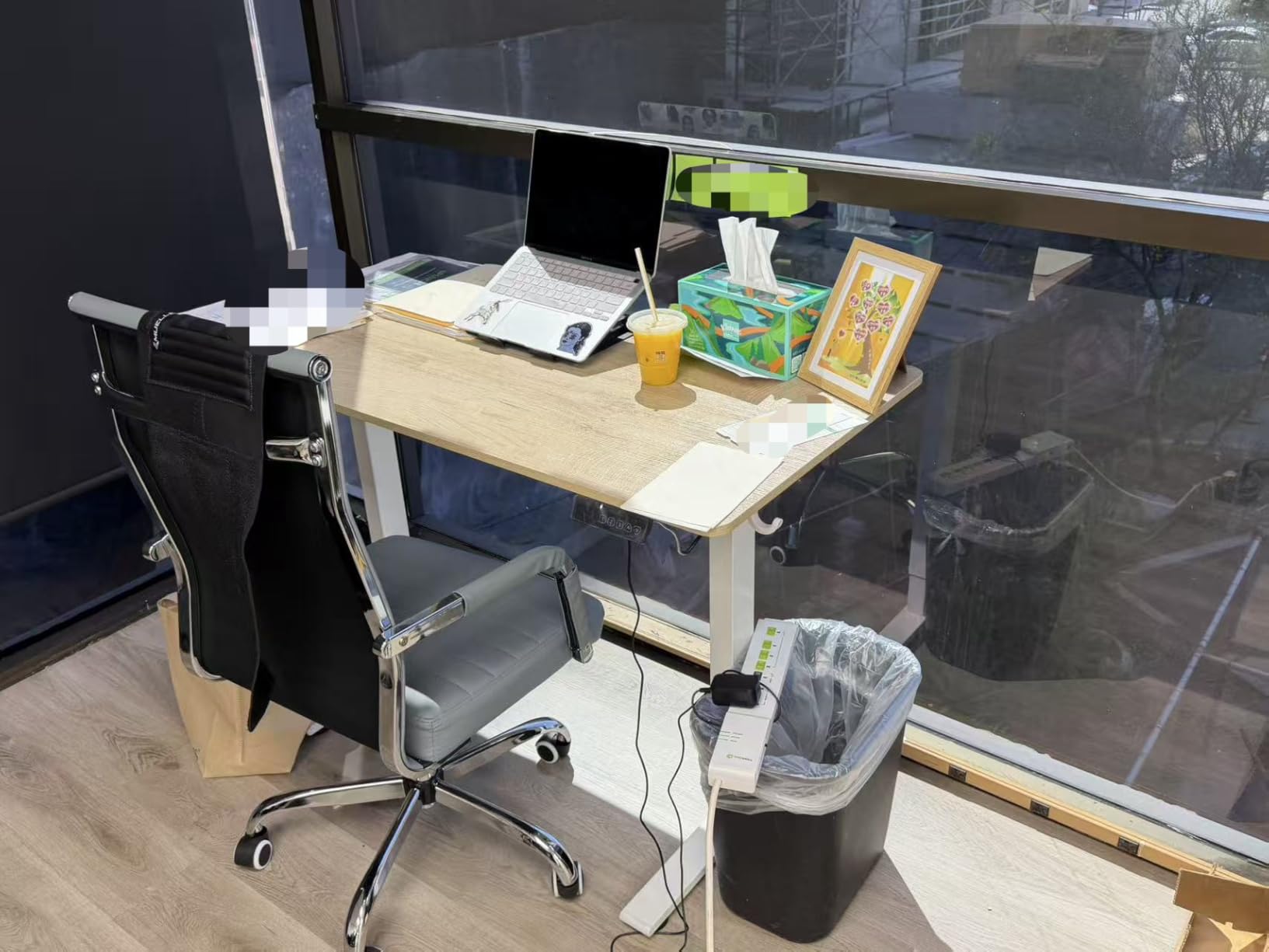 FEZIBO Standing Desk, 48 × 24 Inches Electric Height Adjustable, Sit and Stand Up, Computer Office Desk with Splice Board, White Frame/Maple TOP customer photo 1