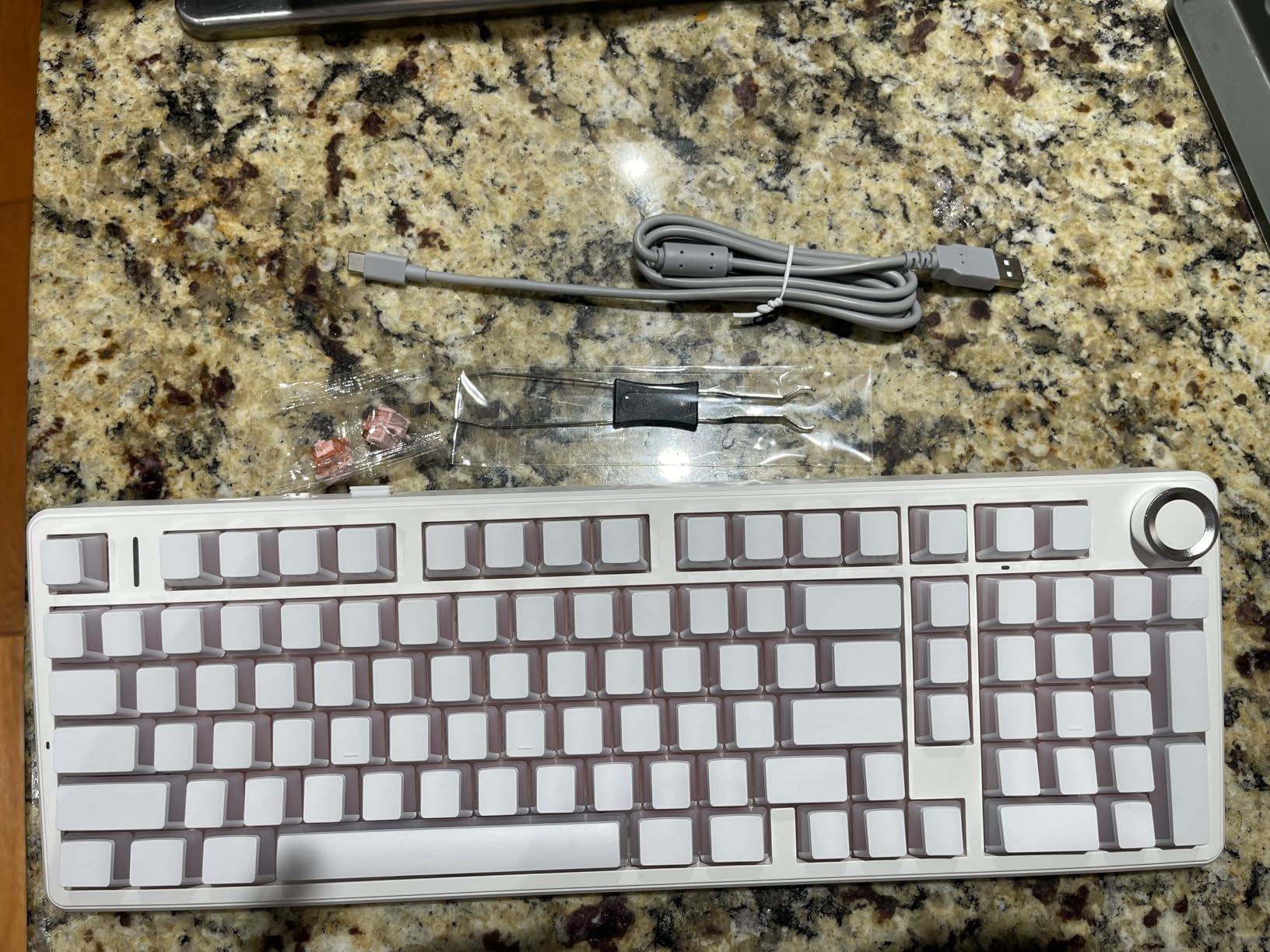 AULA F99 Pro Wireless Mechanical Keyboard-Silent Version, BT5.0/2.4GHz/USB-C Hot Swappable, Gasket Structure, Pre-lubed Linear Switches RGB Backlit, White customer photo 1