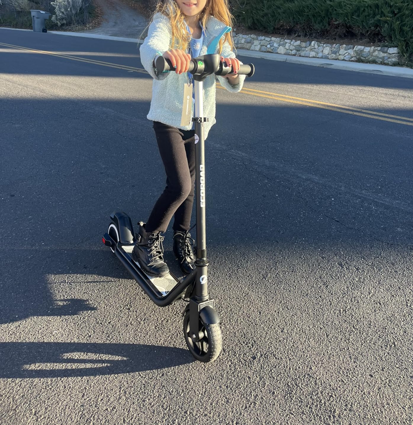 ECOROAD EK6 Kids Electric Scooter for 6-12, 3/6/10mph Speeds for Ultimate Comfort, Adjustable Height Electric Scooter, 150W & Dual Brake Safety, for Growing Adventurers (Rider:3.9-5.2 ft) customer photo 1