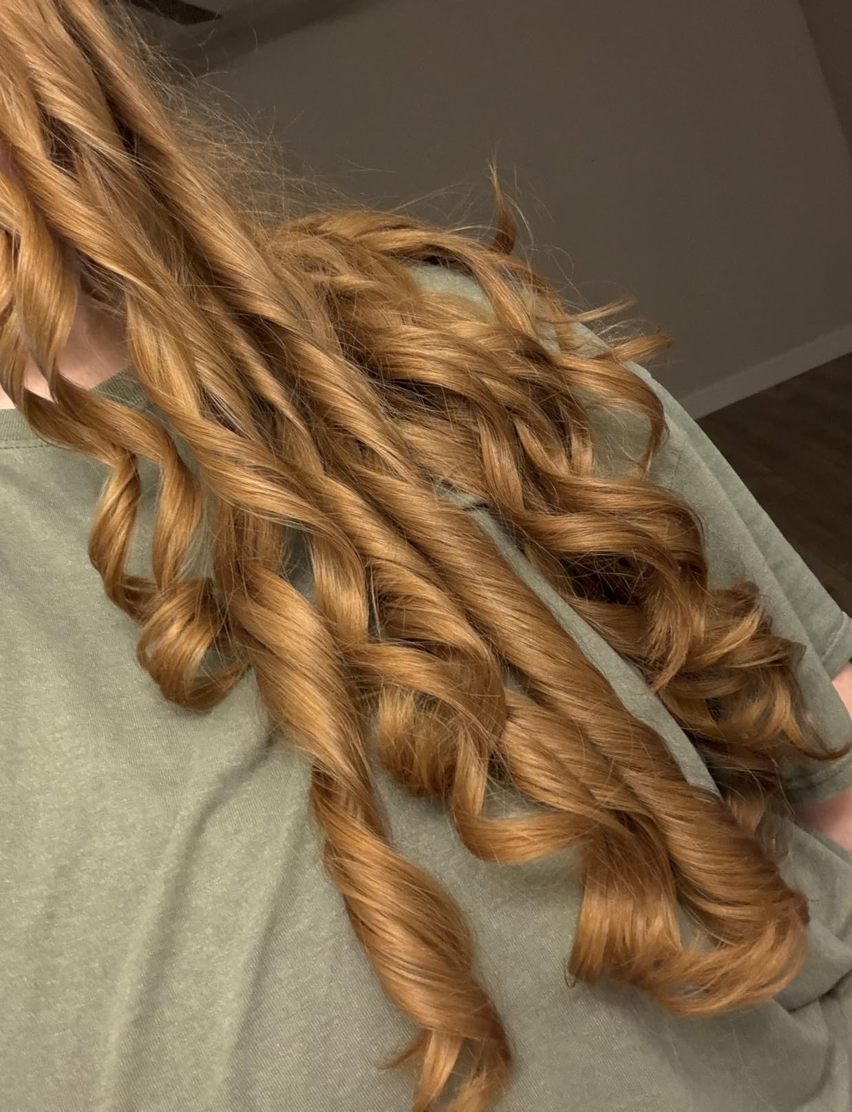 TYMO CurlPro Plus Automatic Rotating Curling Iron - Upgraded Long Barrel Curling Wand for Long Hair, Ceramic Hair Curler for Women, Anti-Scald, Tangle-Free, 600M Ionic, Dual Voltage, Gold, 1 1/4 Inch customer photo 2