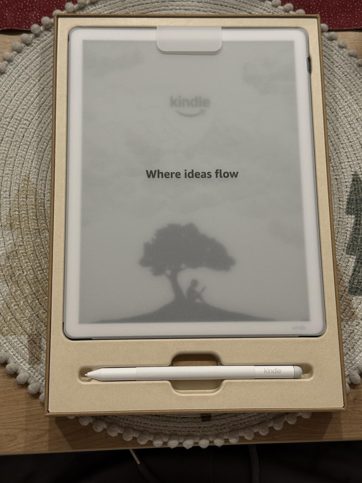 Kindle Scribe 64GB (newest model) - 11-inch Paper-like display with Premium Pen customer photo 2