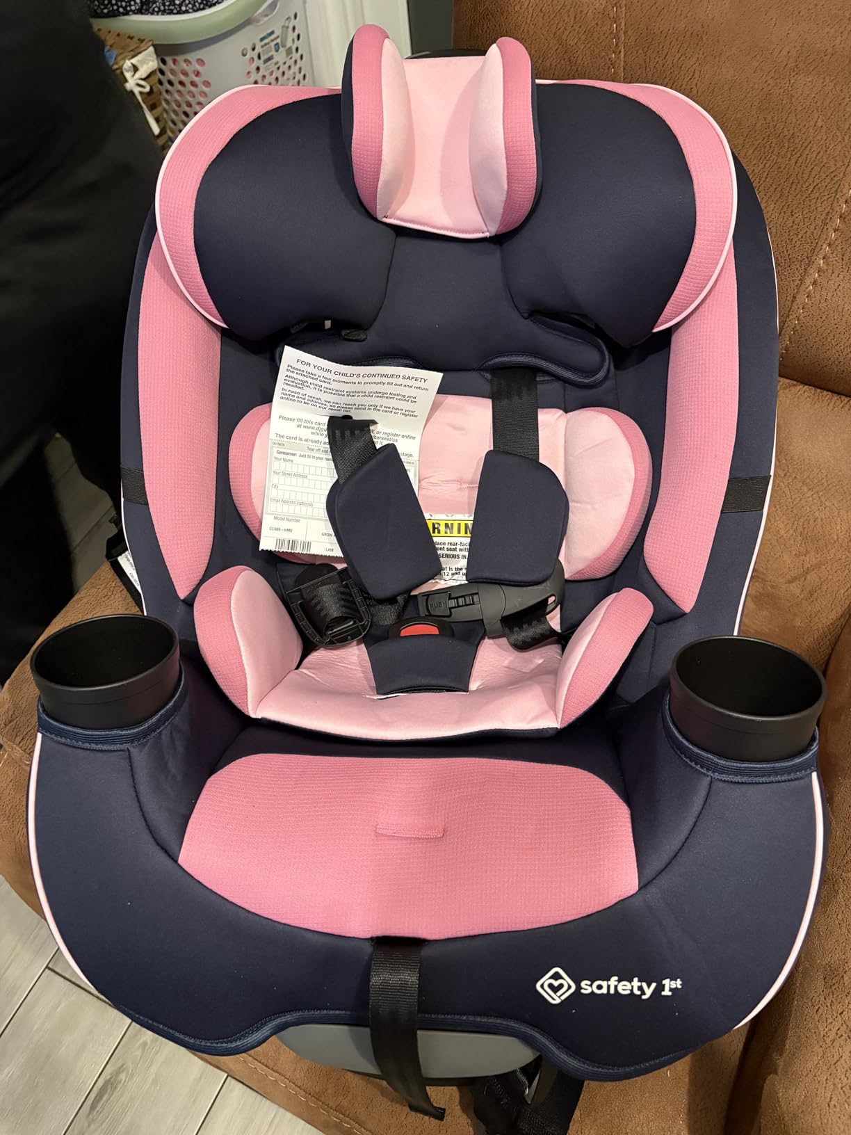 Safety 1st Grow and Go All-in-One Slim Convertible Car Seat, Rear Facing, 5-40 lbs, Forward Facing (30-65 lbs), High Back Booster Seat 40-100 pounds, Black Phantom customer photo 2