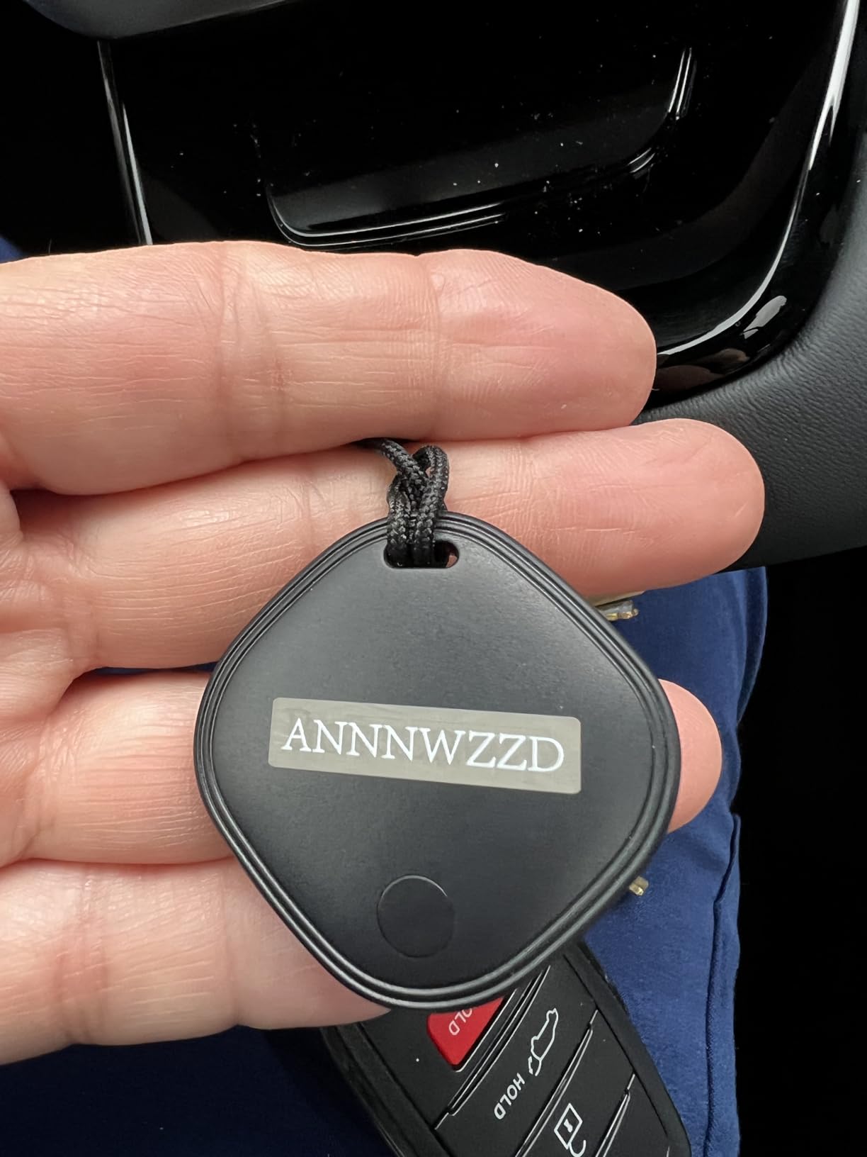 ANNNWZZD Tag 4 Pack Item Finders with Apple Find My APP (iOS Only) Help You Track Your Keys, Wallet, Luggage, Backpack, Super Lightweight [Apple MFi Certified] customer photo 2