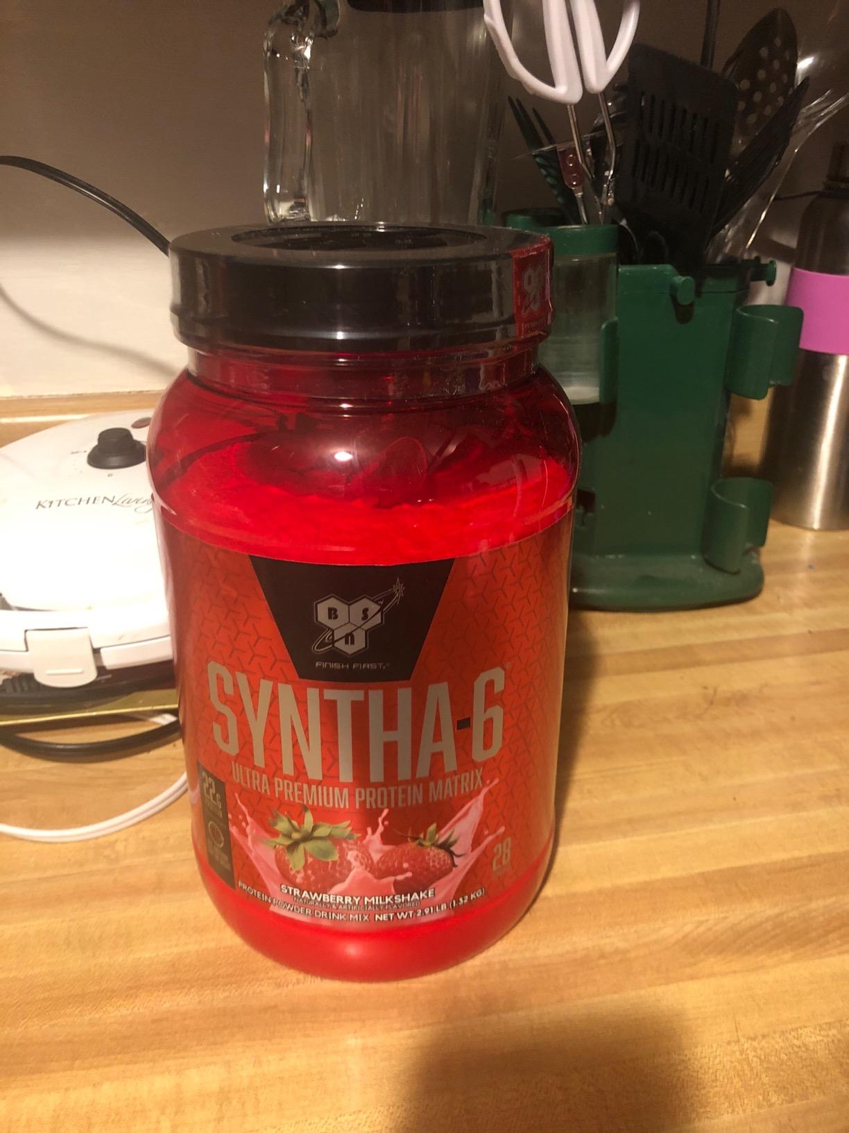 BSN SYNTHA-6 Premium Protein Powder with 6g of Fiber, Whey Isolate, Micellar Casein, Milk Protein Isolate, 6g of Fat, Strawberry Milkshake, 14 Servings, 1.45 Pound (Packaging May Vary) customer photo 2