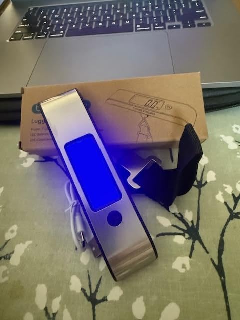 travel inspira Rechargeable Luggage Scale 110lb/50kg - Large Backlit Display - Stainless Steel - Portable Digital Hanging Scale (USB-C Charging Included) customer photo 1