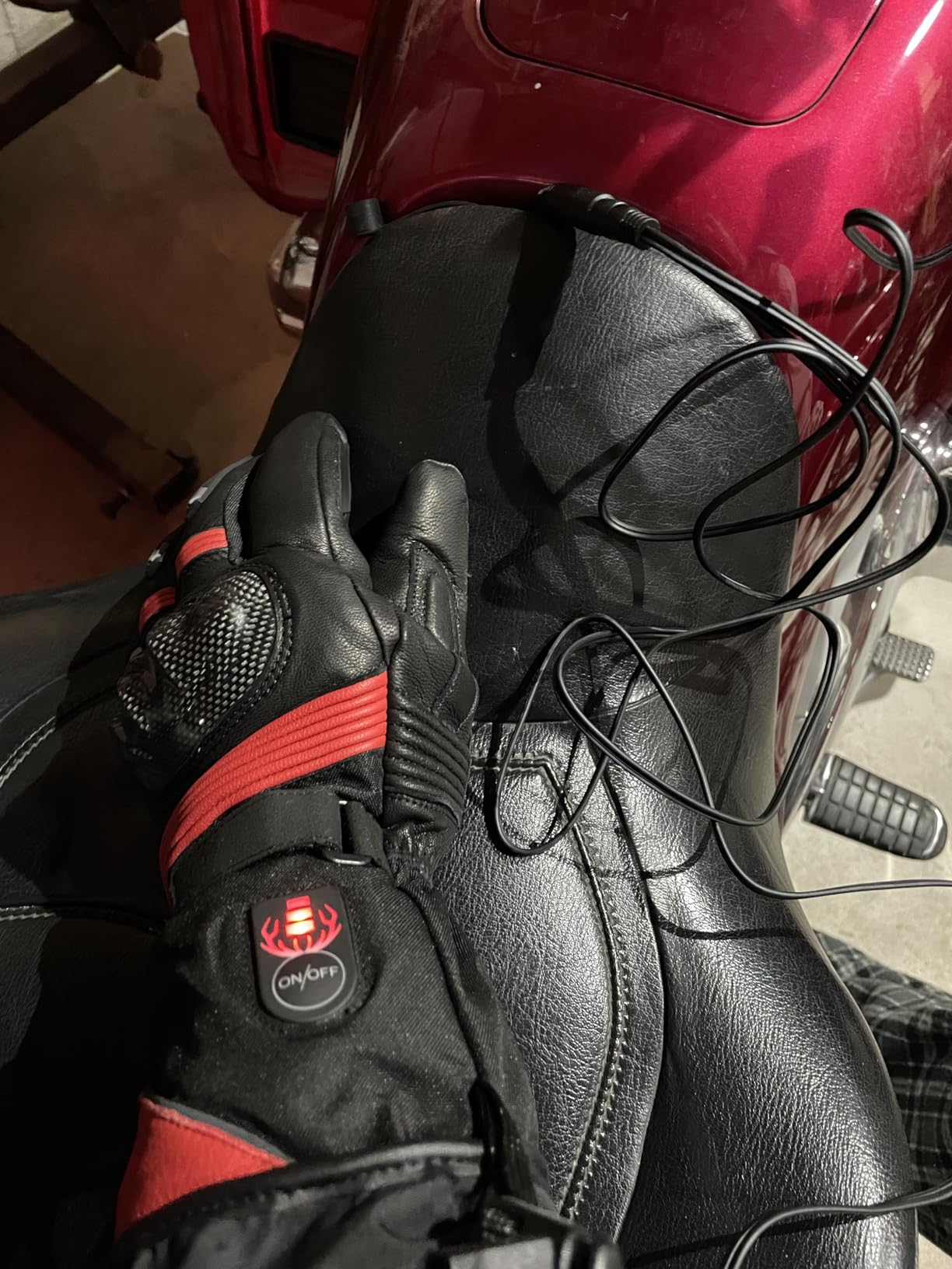 Heated Motorcycle Gloves for Men Women, 3000mAh Rechargeable Battery, Dual Heating Zones (Fingers and Back Hand), Waterproof Windproof Cold Weather, 3 Heat Settings, Touchscreen customer photo 2