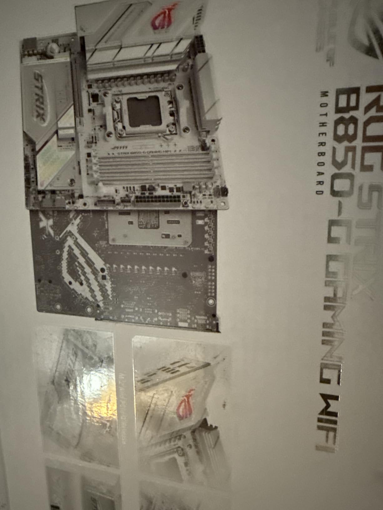 ASUS ROG Strix B850-G Gaming WiFi AMD AM5 B850 mATX Motherboard, Advanced AI PC Ready, 14+2+1 Power Stages, DDR5 Slots, 4X M.2 Slots, PCIe 5.0 Ready, WiFi 7, 2.5G LAN, USB 20Gbps Type-C, AI Advisor customer photo 1