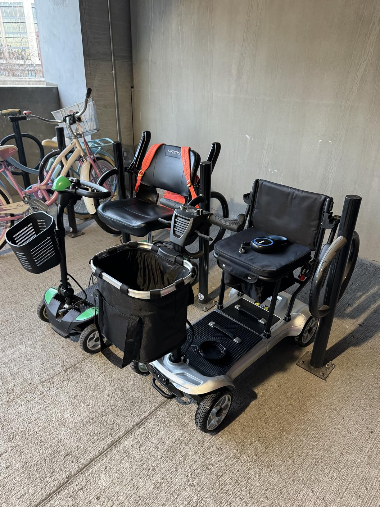 Lightweight Mobility Scooter for Adults & Seniors - Cruise & Airport Approved, 43lb Foldable Portable Motorized Scooters with Removable Lithium Battery for 12.4 Miles Travel, 300lb Capacity, Black customer photo 2