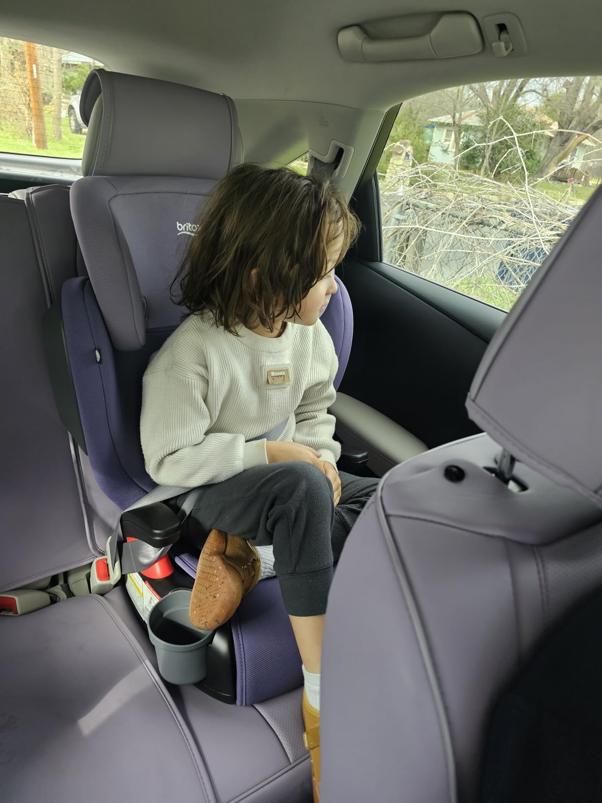 Britax UpNGo Click Backless Booster Car Seat with Rigid LATCH, Lightweight and Portable Travel Booster with Slim Design and PosturePlus, Accommodates Kids up to 120 Lbs and 63 inch - Parchment customer photo 2