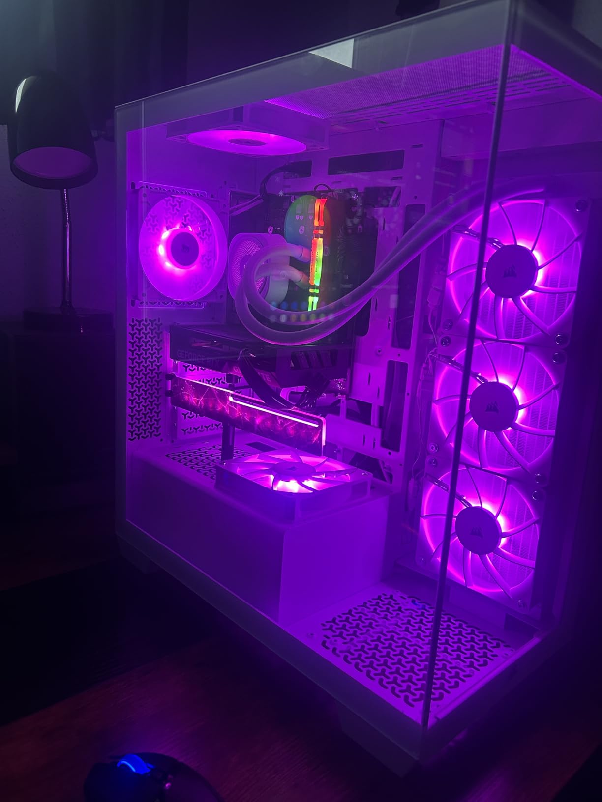 Commander Duo iCUE Link RGB Lighting and PWM ARGB Fan Controller - Control 12 Daisy-Chained PWM Fans, Two Flexible Temperature Sensors Included - Black customer photo 1