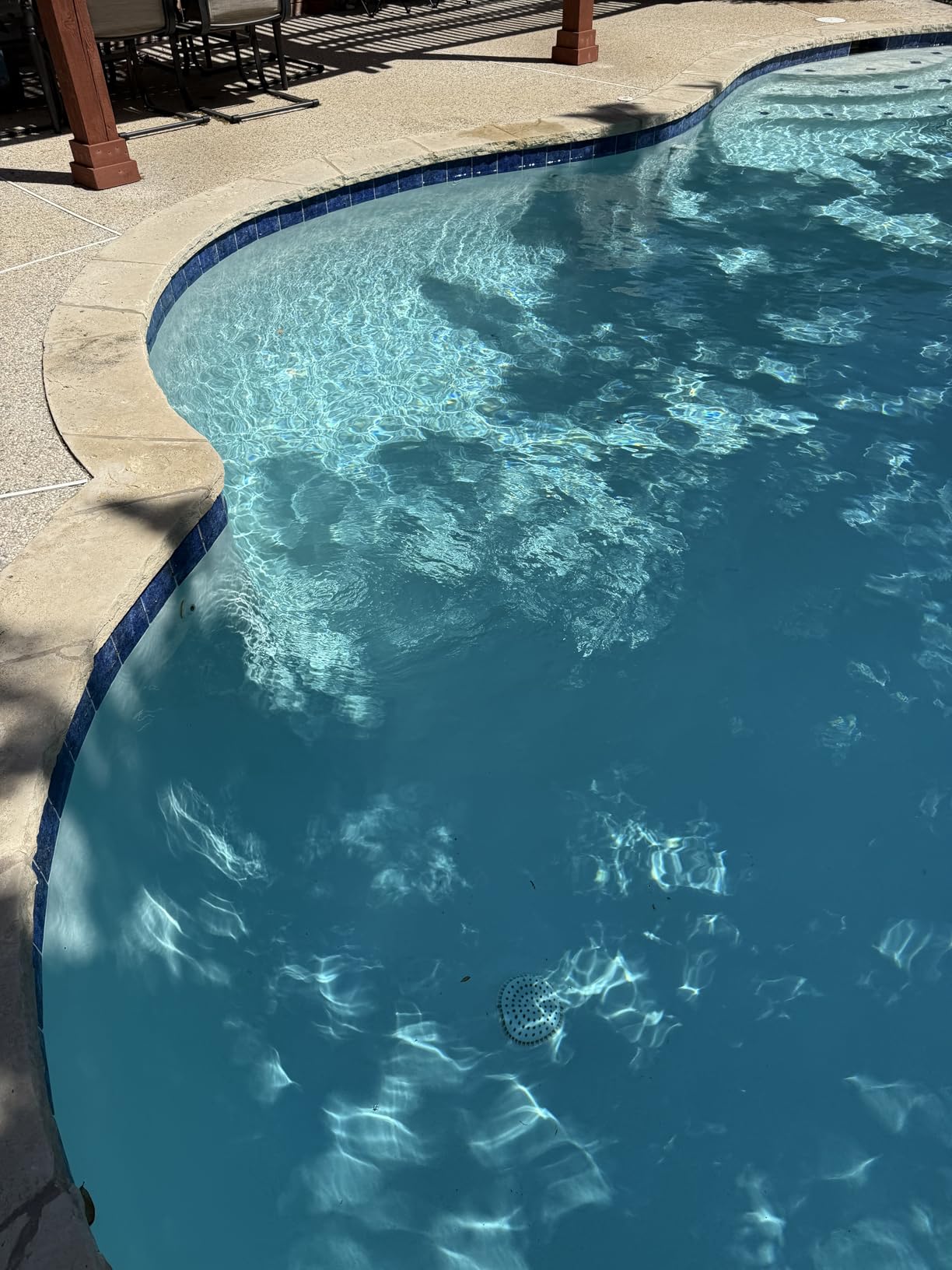 Aiper Scuba S1 Robotic Pool Cleaner, Wall & Waterline Cleaning, Dual Filtration, Extended 240-Min Battery Life, Smarter Navigation with High-Precision Sensors, App Support, OTA Upgrade customer photo 1