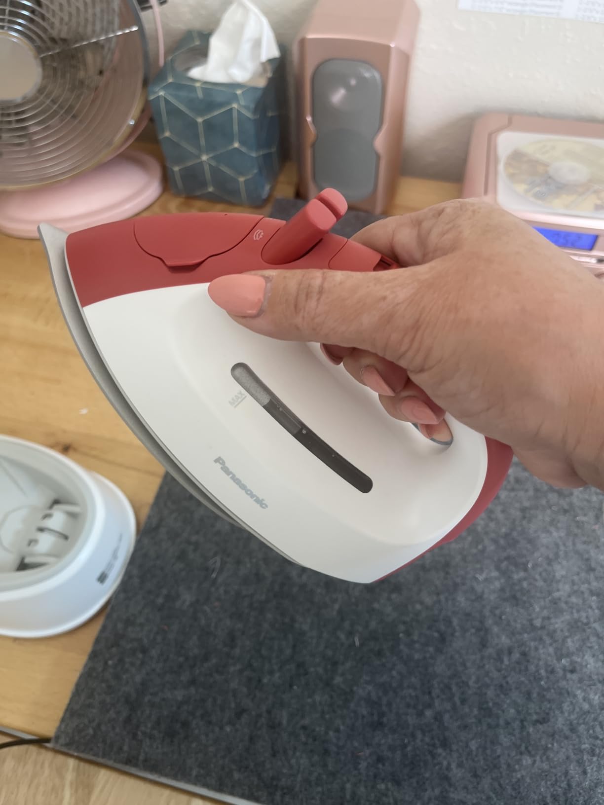 Panasonic Cordless Steam Iron, Compact, Light, with Charging Station NI-QL300R customer photo 1