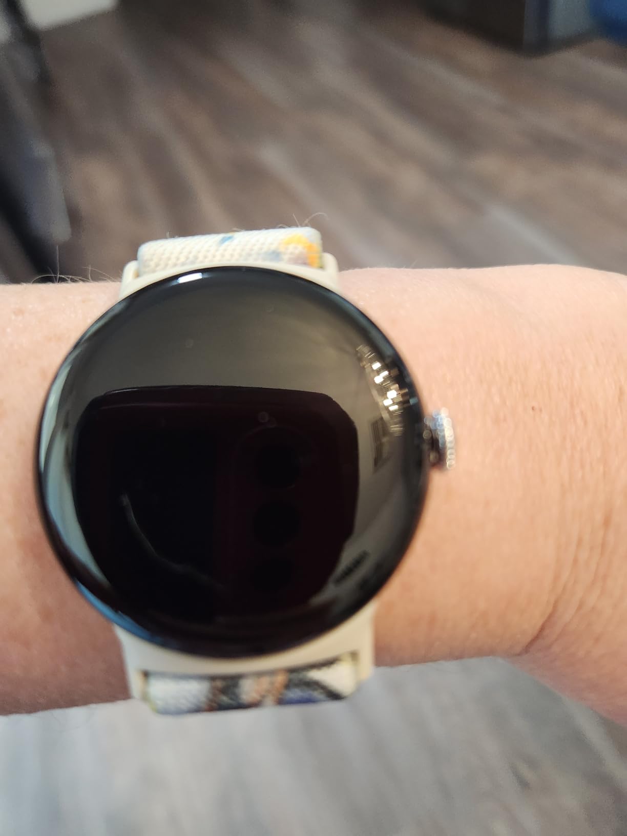 Google Pixel Watch 4 (45mm) - Android Smartwatch with Heart Rate and Sleep Tracking - 40-Hour Battery - Fitness Tracking - Google AI - Matte Black Aluminum Case - Obsidian Active Band - Wi-Fi customer photo 2