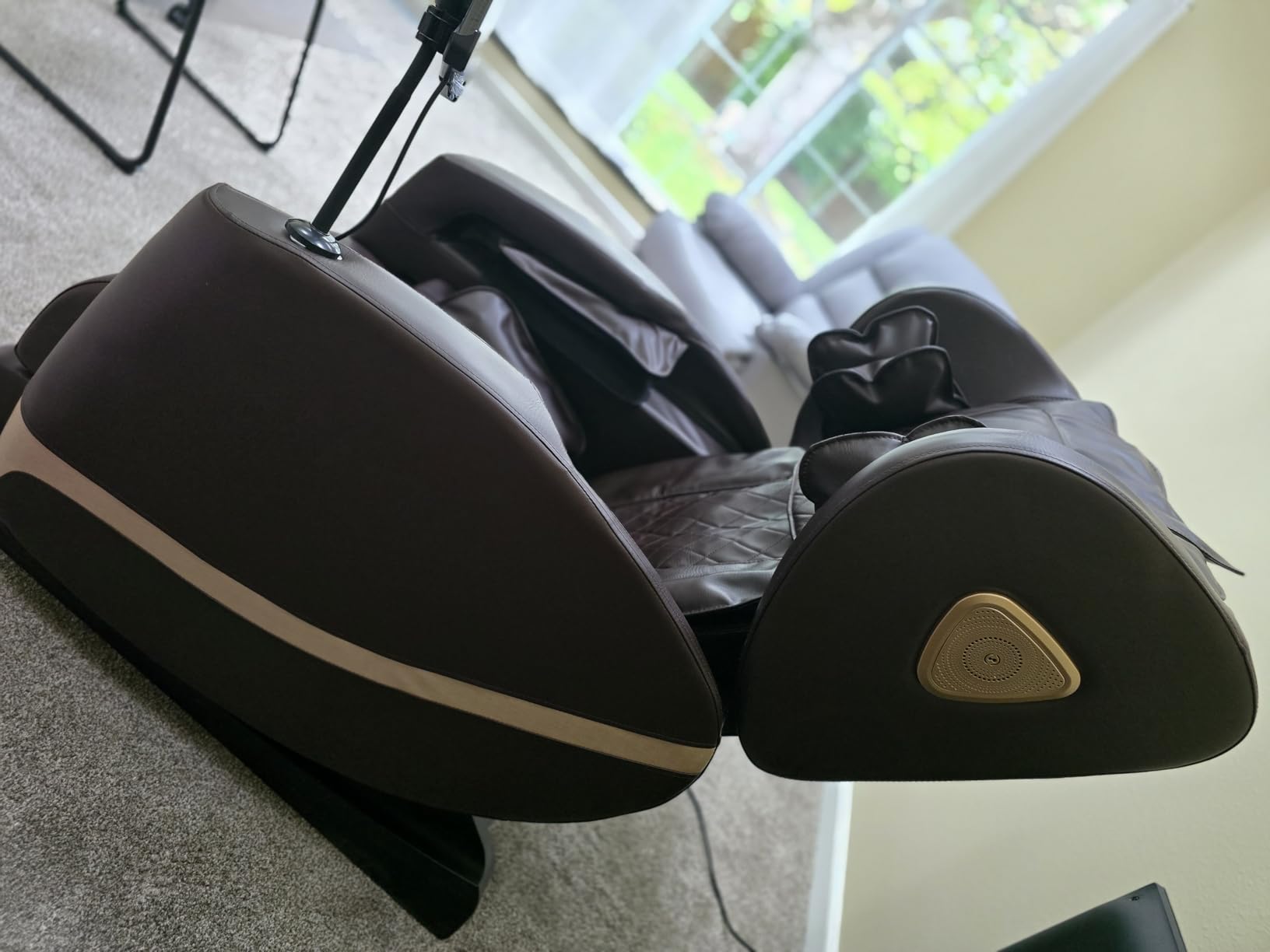 FURNIMAT 2026 Massage Chair Full Body, Zero Gravity Massage Chair with 10 Fix Rollers, Airbags, Heating, Foot Massage, Auto Modes, Bluetooth Speaker, Smart Screen Controller (Upgraded Version) customer photo 1