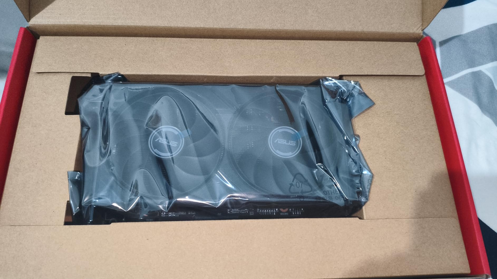 ASUS Dual Radeon RX 9060 XT 16GB GDDR6 Graphics Card (PCIe 5.0, HDMI 2.1b, DisplayPort 2.1a, 2.5-Slot Design, Axial-tech Fan Design, 0dB Technology, and More) customer photo 1