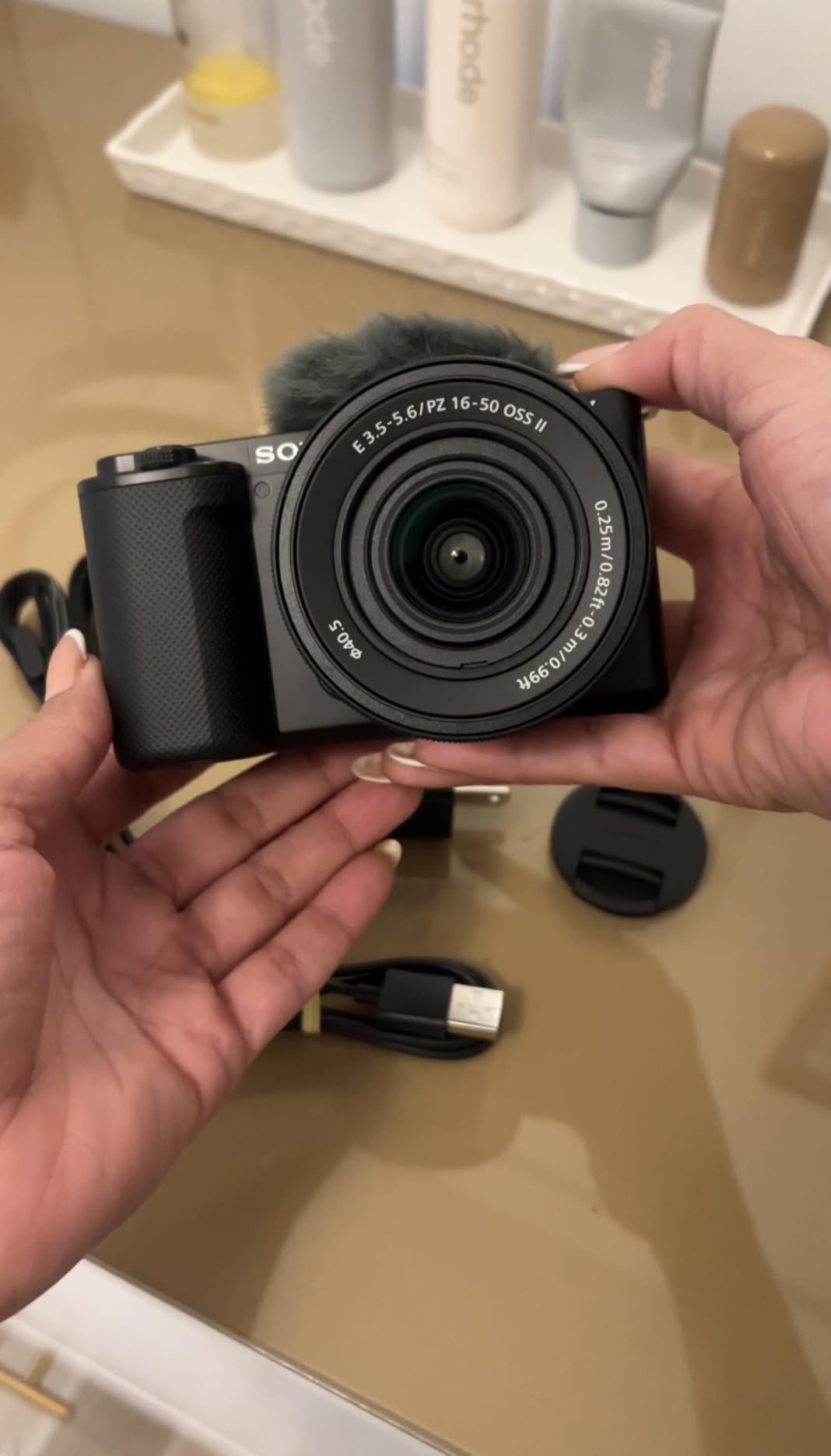 Alpha ZV-E10 - APS-C Interchangeable Lens Mirrorless Vlog Camera Kit - Black, ZVE10KB customer photo 2