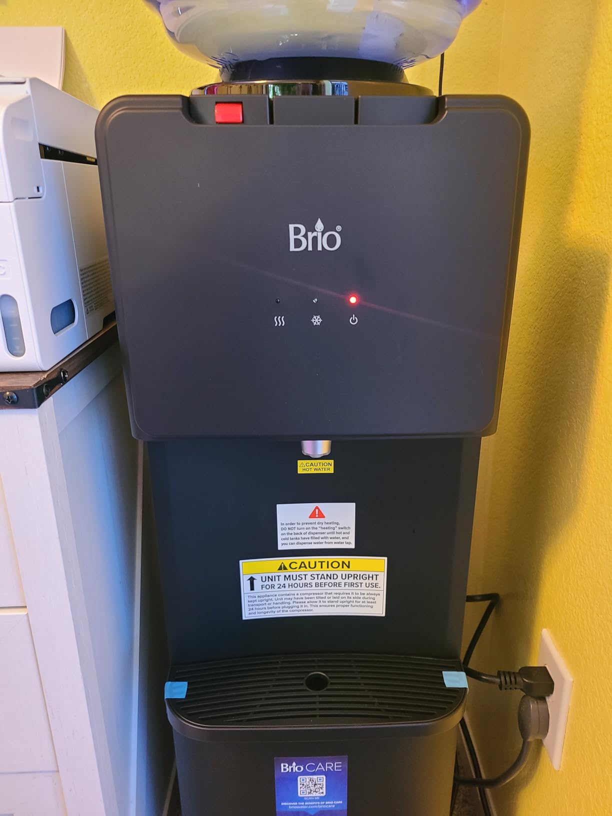 Brio 130 Series Top-Load Water Cooler Dispenser for 3- and 5-Gallon Bottles, Hot & Cold, Spill-Free Loading, Child Safety Lock, Energy Star 3.0, Black customer photo 2