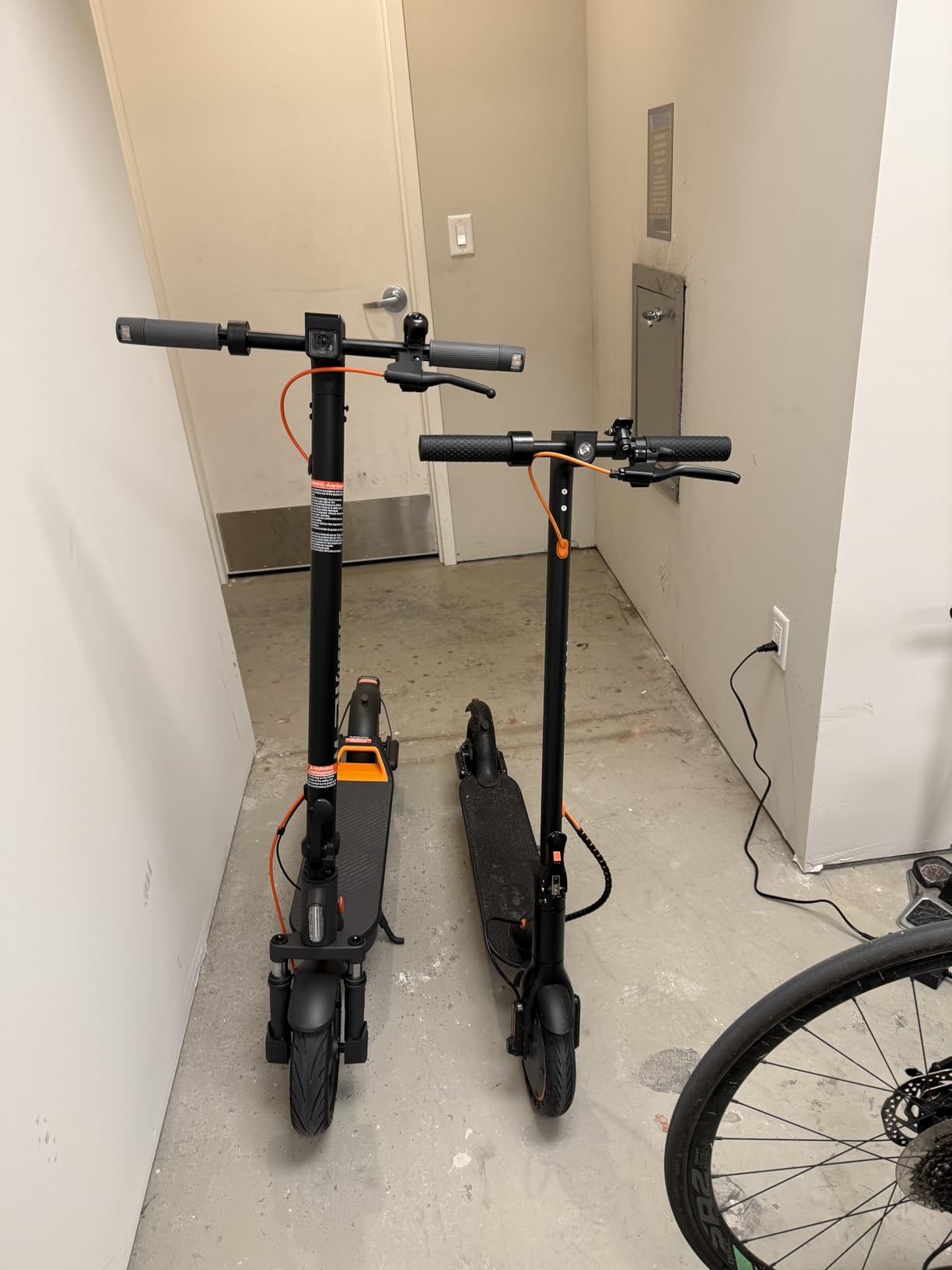 MEGAWHEELS A6L MAX Electric Scooter - 500W Motor, 31 Miles Range customer photo 2
