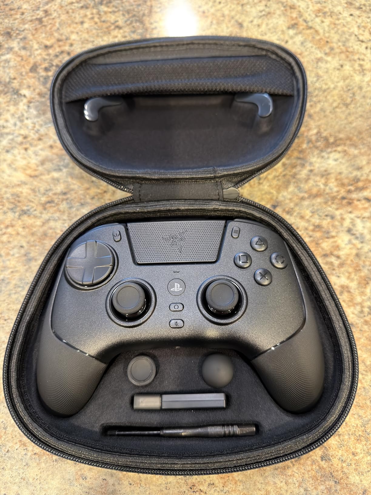 Razer Raiju V3 Pro Wireless Controller - Black customer photo 1