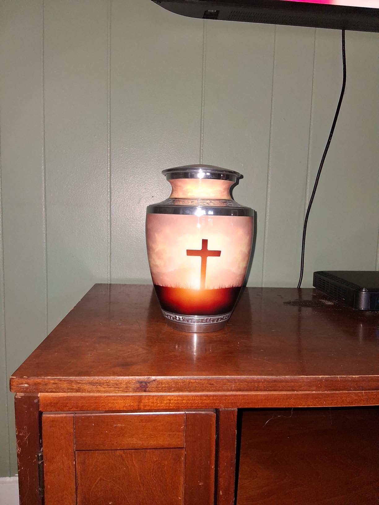 Transcendent Cross Urn for Ashes Adult Male/Female, Cremation Urns for Human Ashes Adult Man/Woman, 200 Cubic Inch Capacity customer photo 2