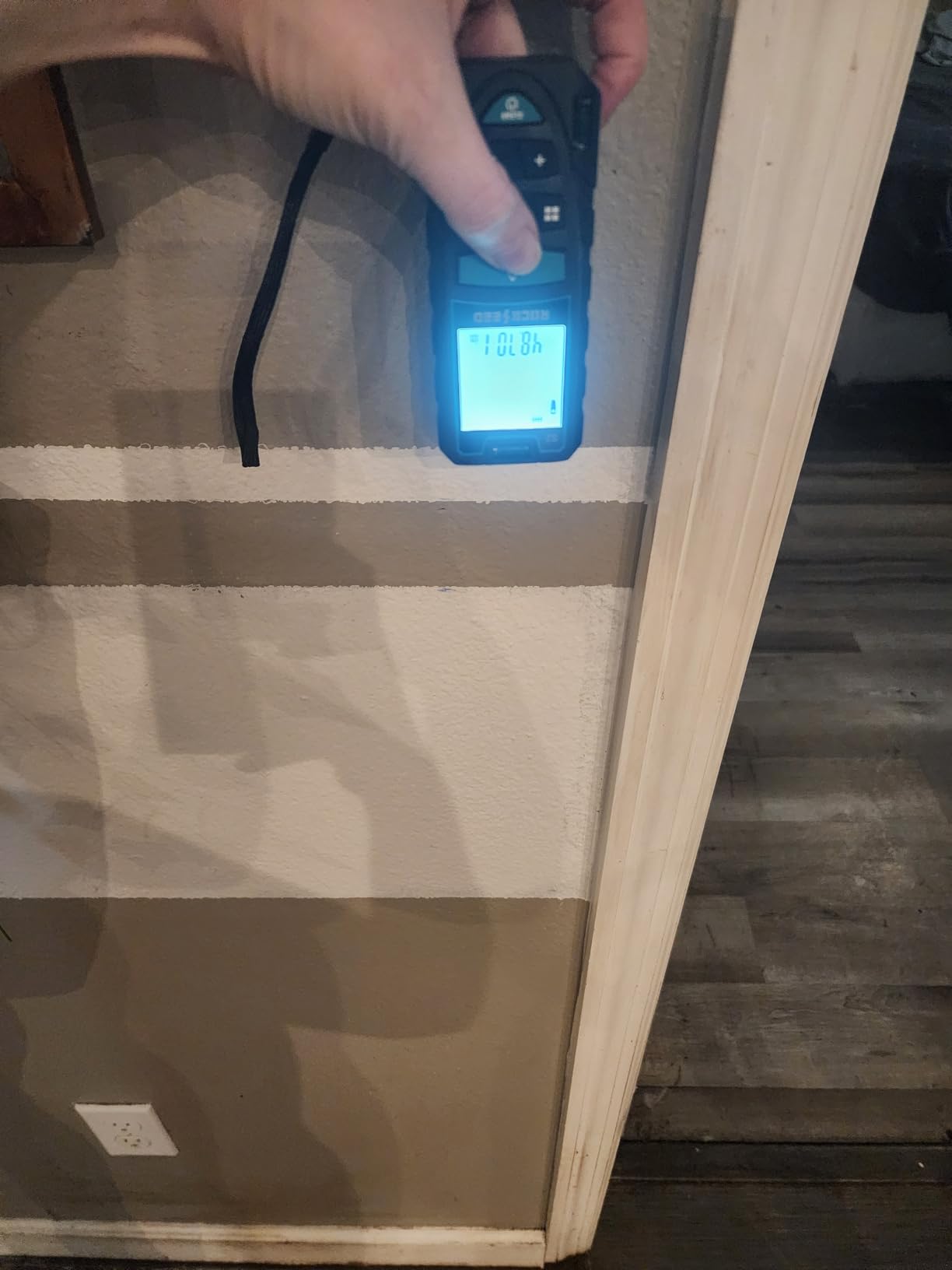 Laser Measure 50M/165ft,RockSeed Digital Laser Distance Meter with 2 Bubble Levels,Portable M/in/Ft Unit Switching Backlit LCD and Measuring Distance/Area/Volume/Pythagorean customer photo 2