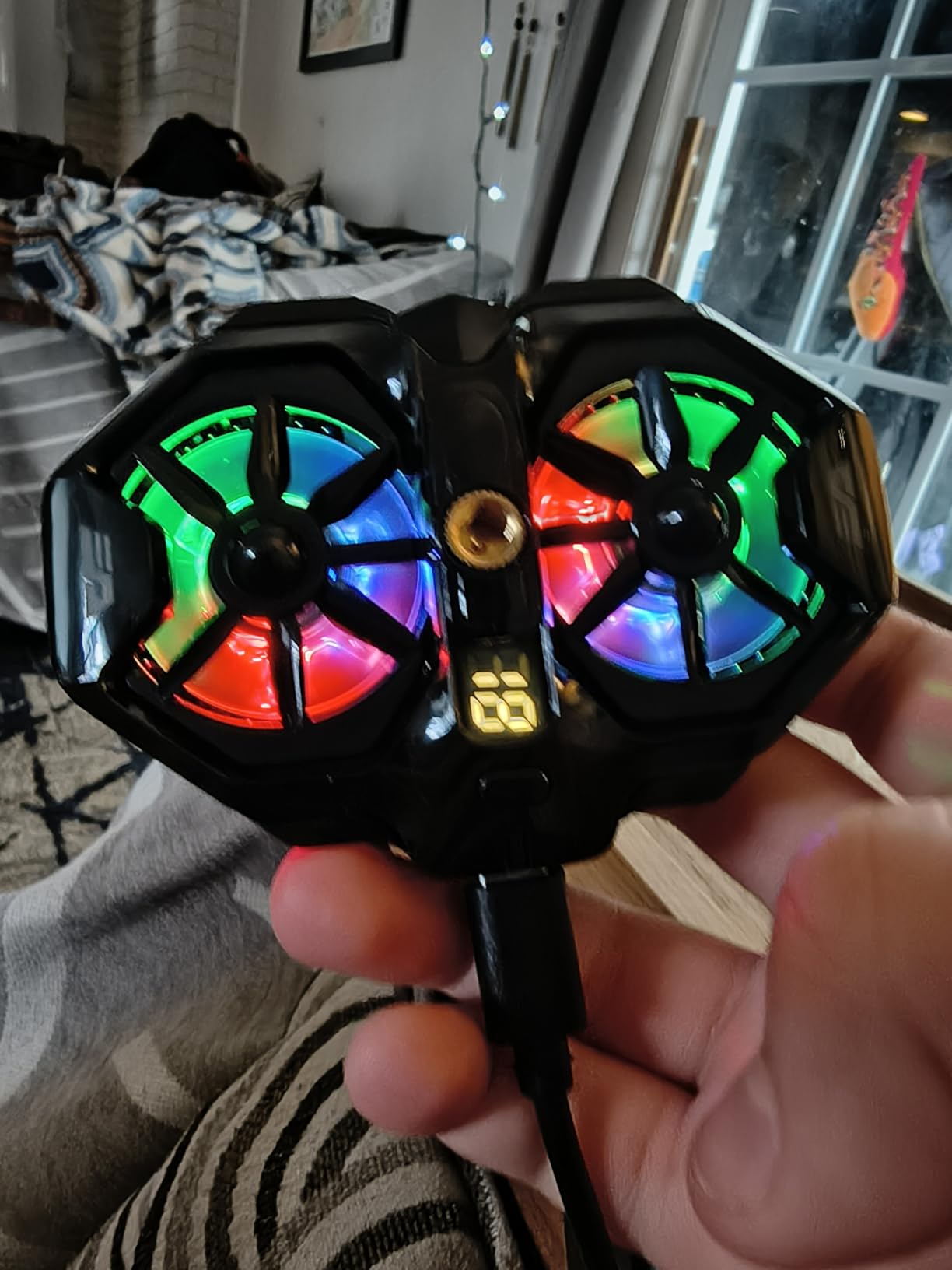 darkFlash Dual Core Phone Cooler with Clip, Cell Phone Fan with Screw, Phone Cooling Fan for Gaming and Live Streaming, Phone Radiator with RGB Light customer photo 1