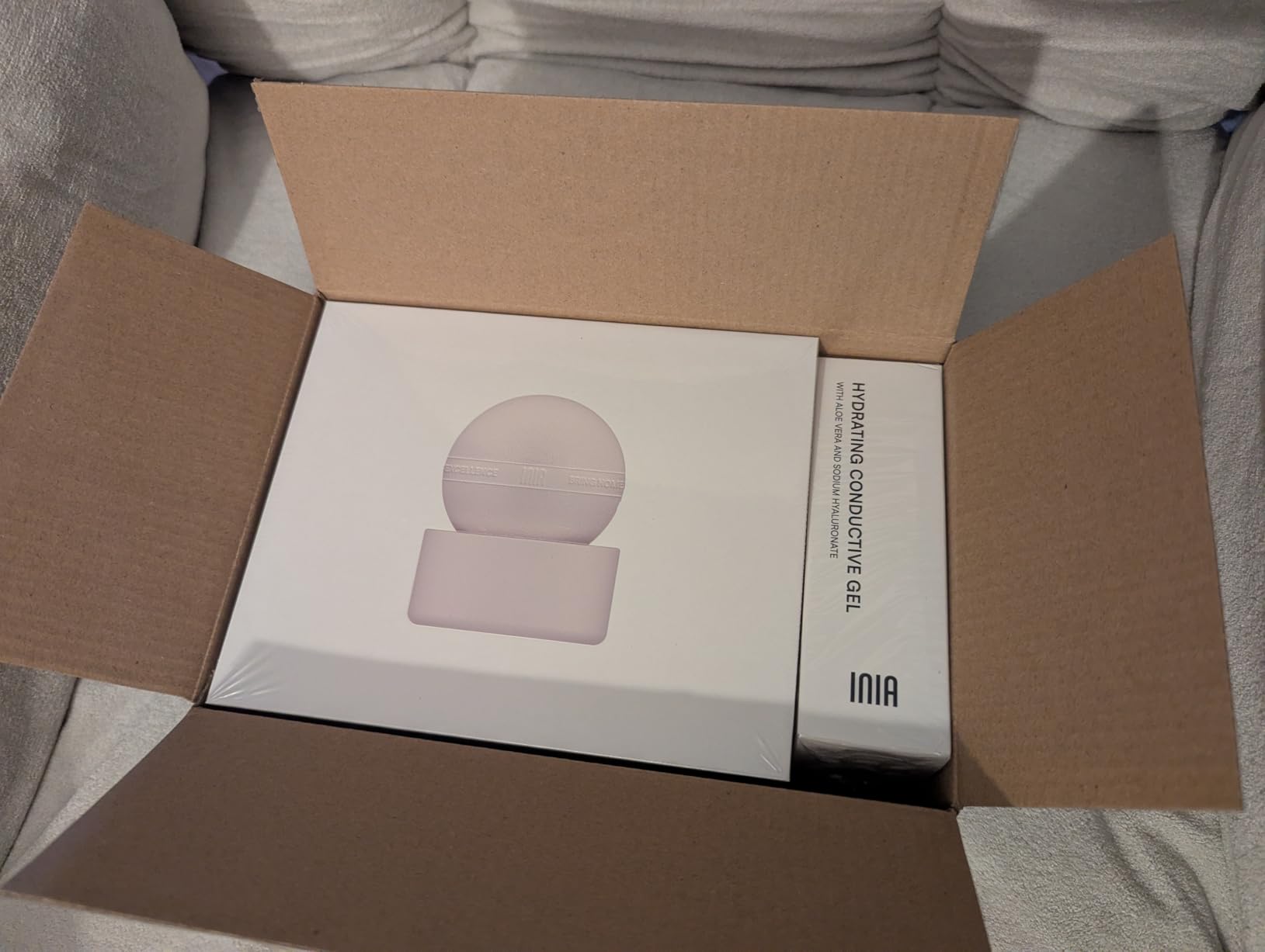 INIA SPHERA Upgraded 8-in-1 Microcurrent Facial Device for Face & Neck - Red Light, Thermal & Cooling Beauty Tool, 5 Custom Modes customer photo 1