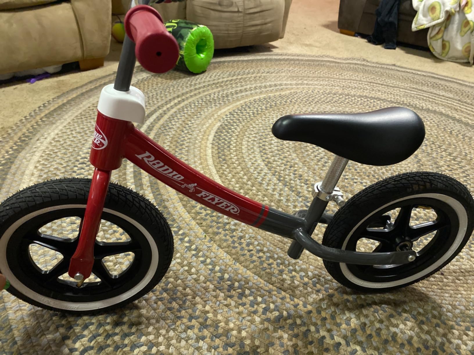 Radio Flyer Air Ride Balance Bike for Kids Ages 1.5-5, Pedal Free for Quick Learning, Rubber Air Tires, Adjustable Seat, Foot Rest, Ringing Bell, Kid & Toddler Balance Bikes (Amazon Exclusive) customer photo 1