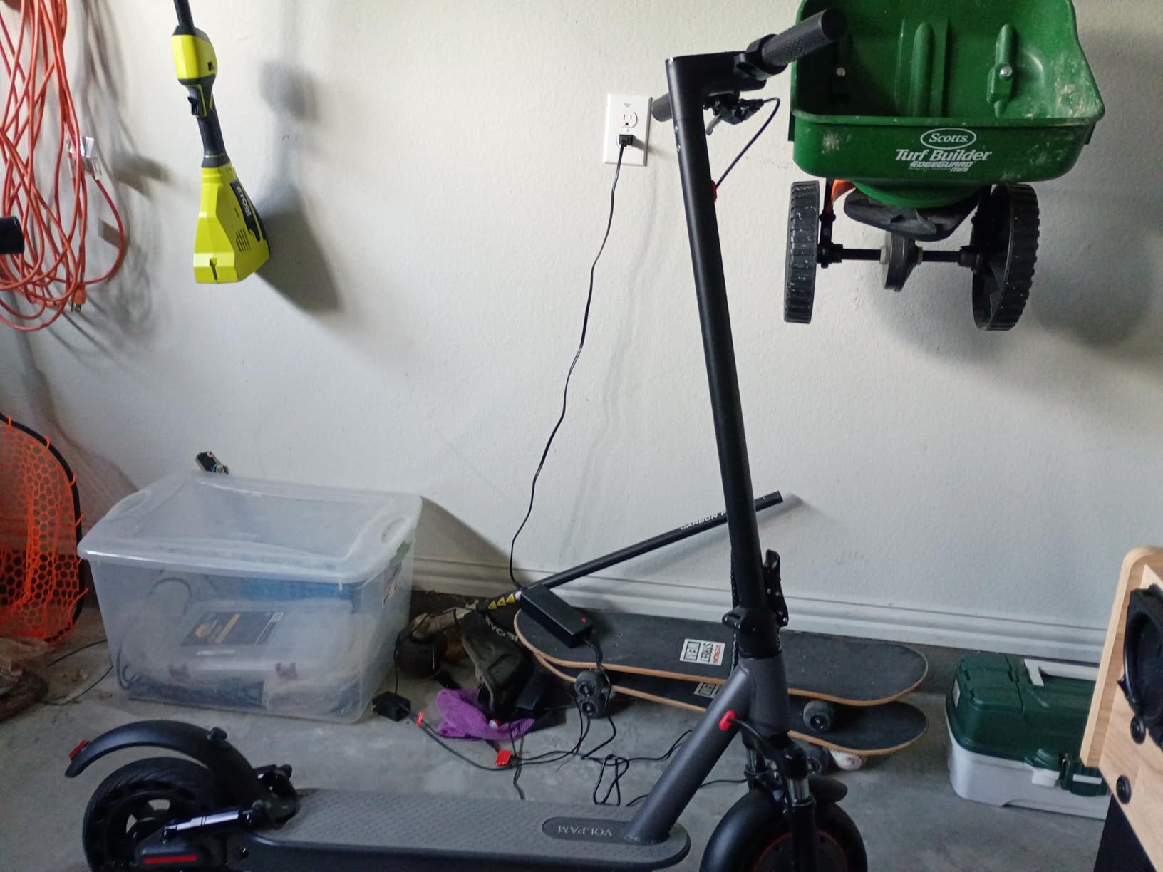 VOLPAM Electric Scooter - 500W/800W Motor, 22-31 Miles Range, Dual Suspension customer photo 2