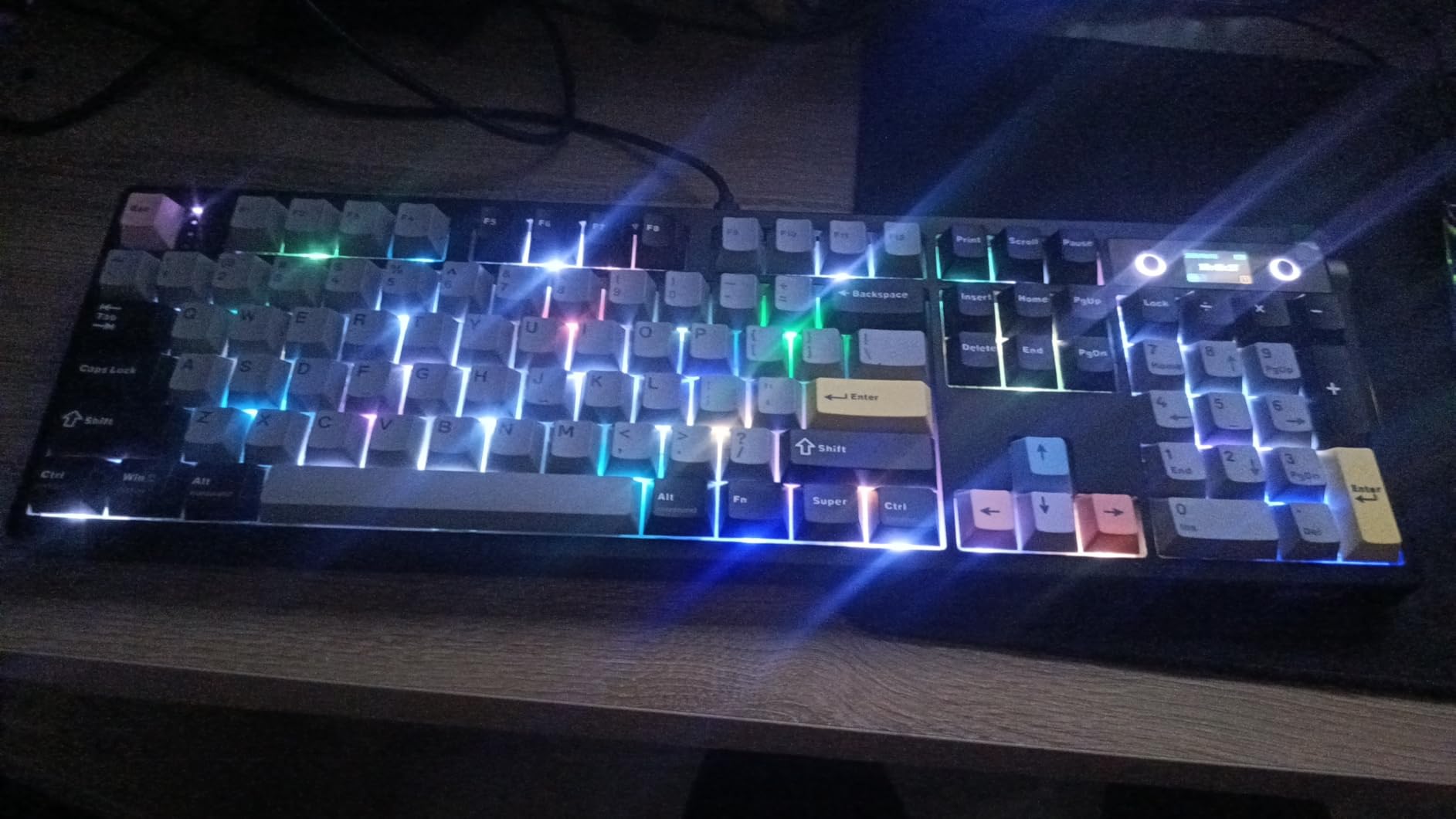 EPOMAKER TH108 PRO Full Size Mechanical Keyboard with Screen & Knob, Wireless Gaming Keyboard with 10000mAh, Creamy Gasket, Hot Swap, Sea Salt Silent, White customer photo 1