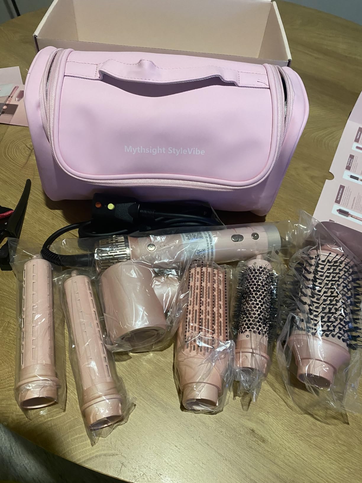 StyleVibe 6-in-1 Air Styler, Hair Dryer & Blow Dryer Brush with Travel Case - Auto Wrap Curls (L/R), Fast Drying, Thermal Round Brush for Smooth Blowouts & Frizz-Free Volume, No Heat Damage customer photo 1