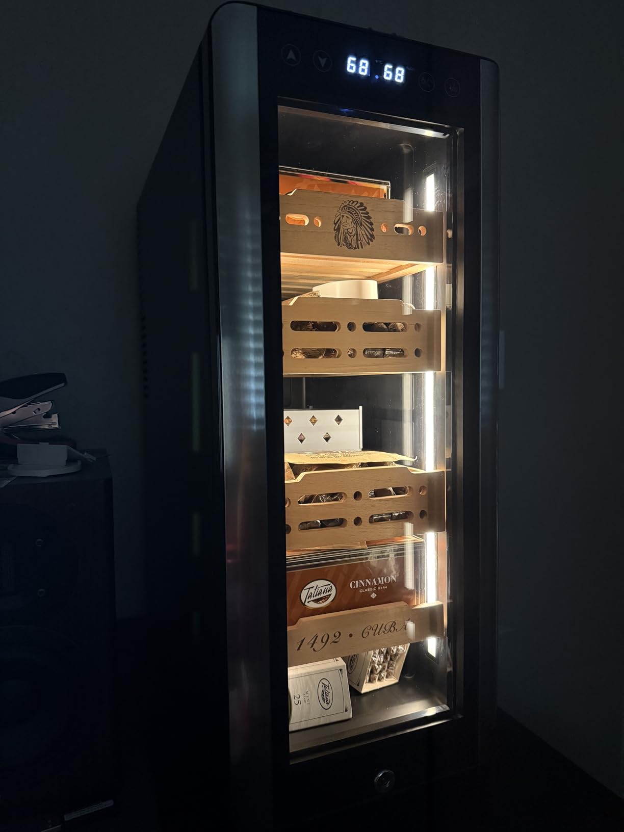 LIHTUN 16L Electric Cigar Humidor Cabinet with Light for 100 Cigars, Thermoelectric Cooling, Adjustable Temp and Humidity, Digital Display, 2 Removable Cedar Shelves, Lock, Gift for Men (16L) customer photo 2