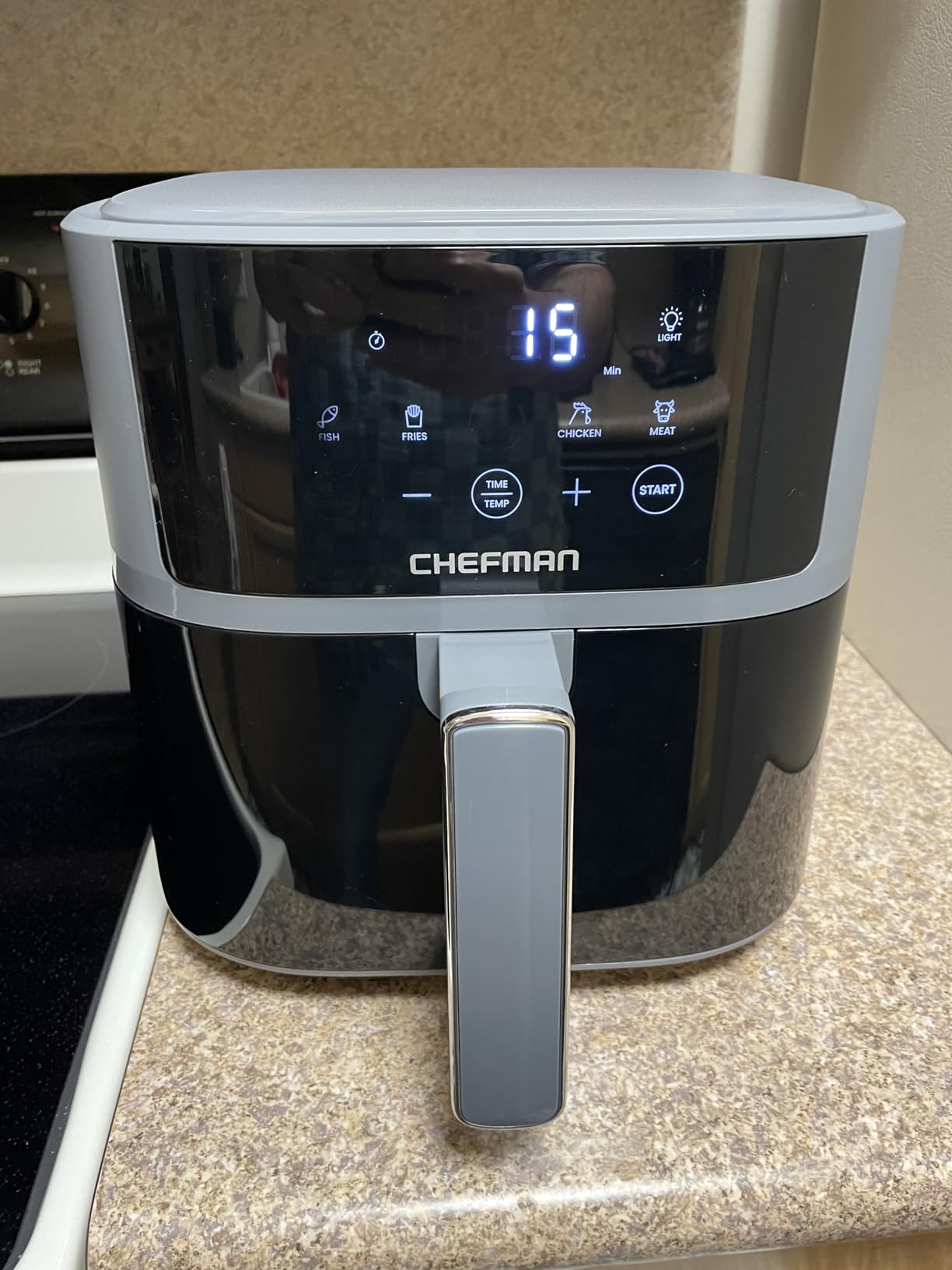 Chefman Air Fryer 9 Qt | TurboFry 7-in-1 High-Powered 450F Cooking for Crispier and Even Results | XL Basket with Viewing Window | Air Fry, Bake, Broil, Reheat, Dehydrate, Defrost, Keep Warm customer photo 2