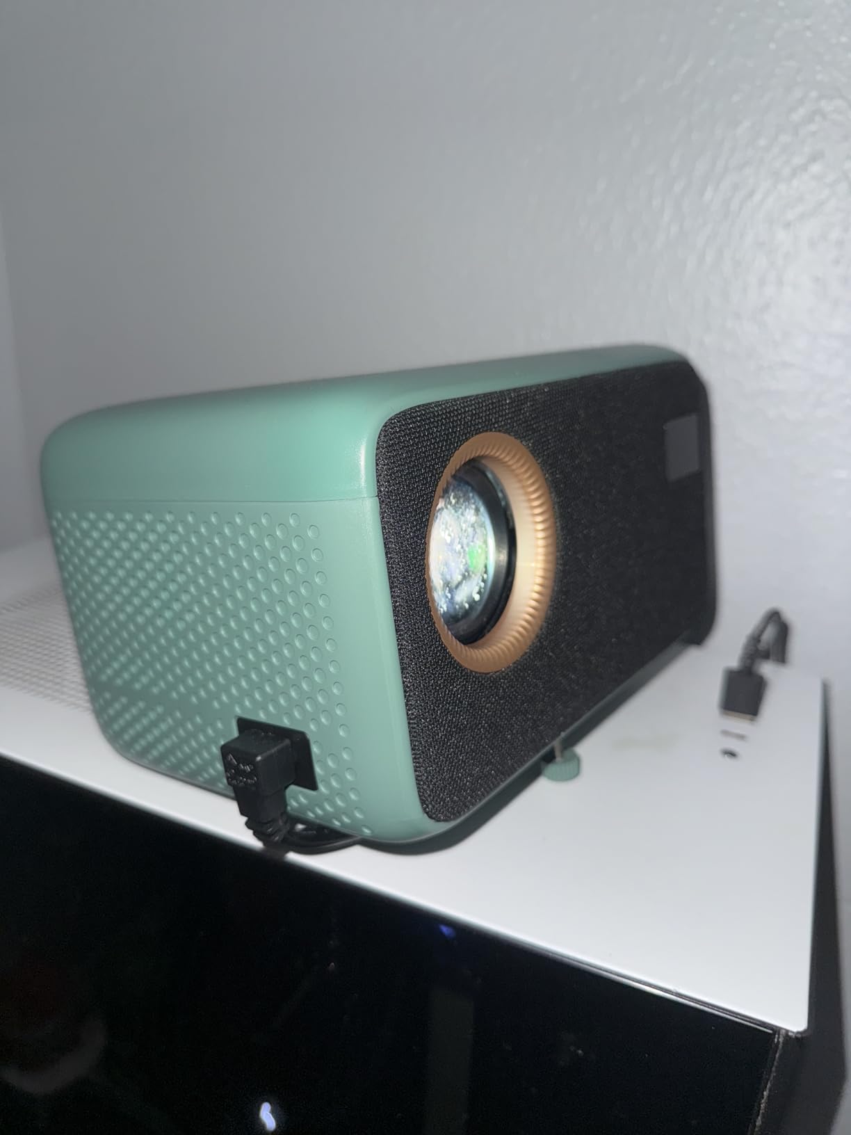 TMY 4K Projector with WiFi Bluetooth, Compatible with Netflix/Prime Video/YouTube, Outdoor Portable Home Theater Movie Projector customer photo 1