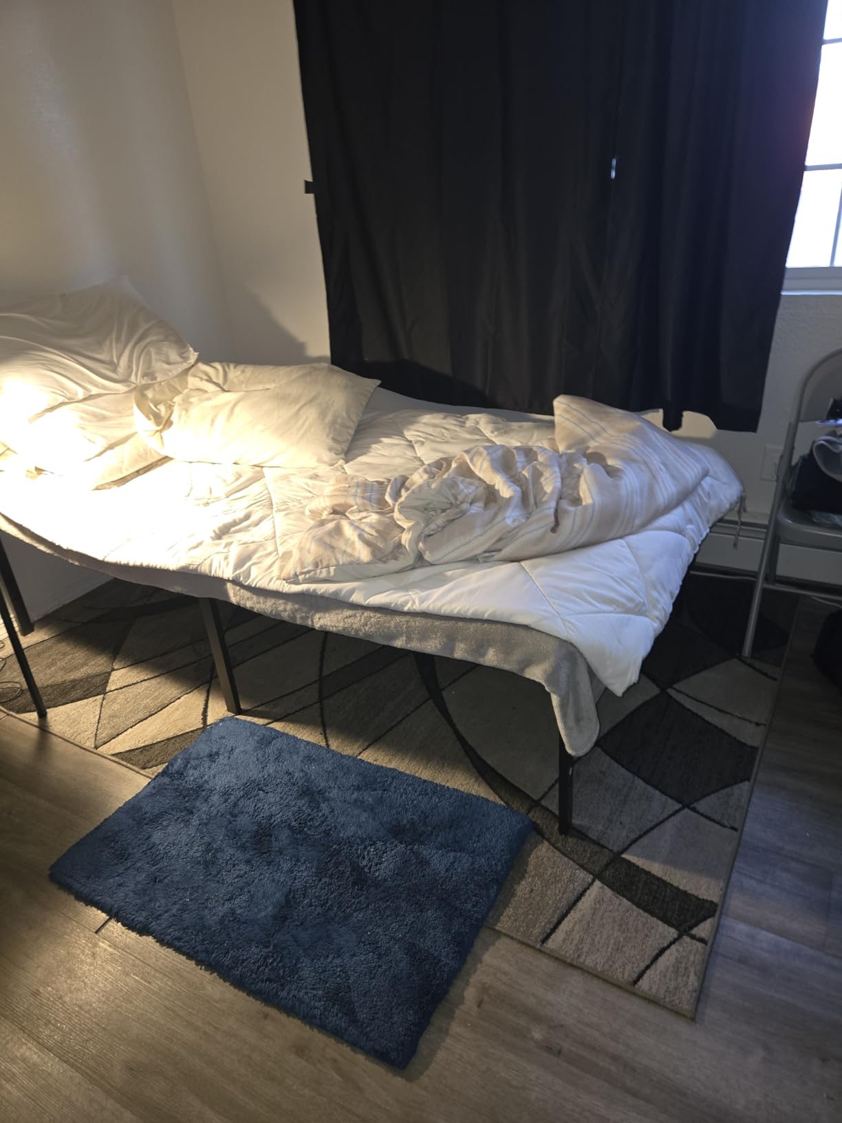 VASAGLE Queen Metal Bed Frame 14 Inches Tall, 1100 lb Weight Capacity, No Box Spring Needed, with Under-Bed Storage, Easy Setup, Heavy-Duty Platform Bed, Mattress Retainers, Matte Black URMB651BD02S customer photo 2