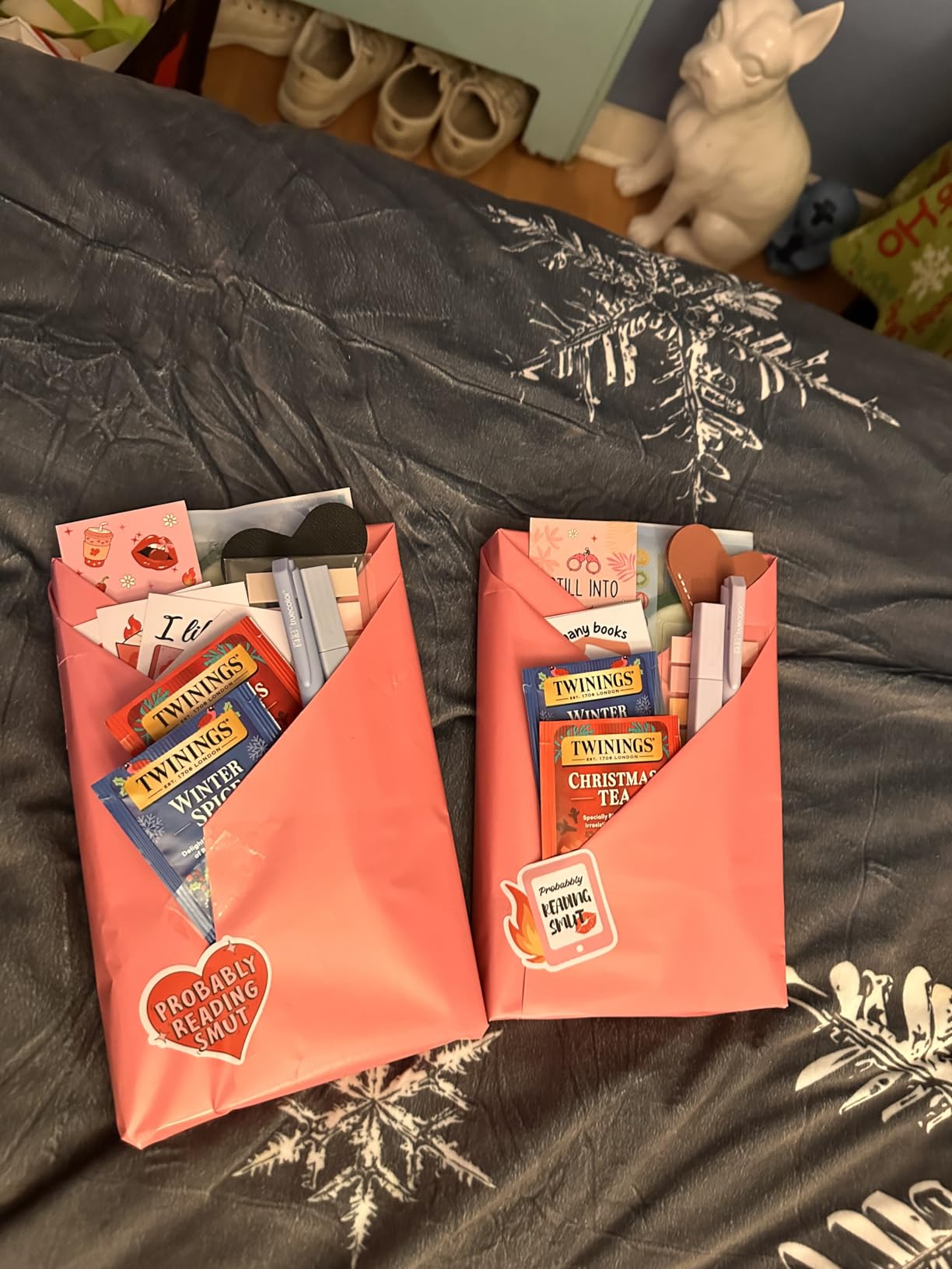 Blind Date with a Book Gift Box - Hamdwerk 6 Set Vintage Blind Book Date Gift Supplies Includes Wrapping Paper Tags Pens Bookmark Stickers Book Lover Club Gifts for Women Librarian Bookish Reader customer photo 1