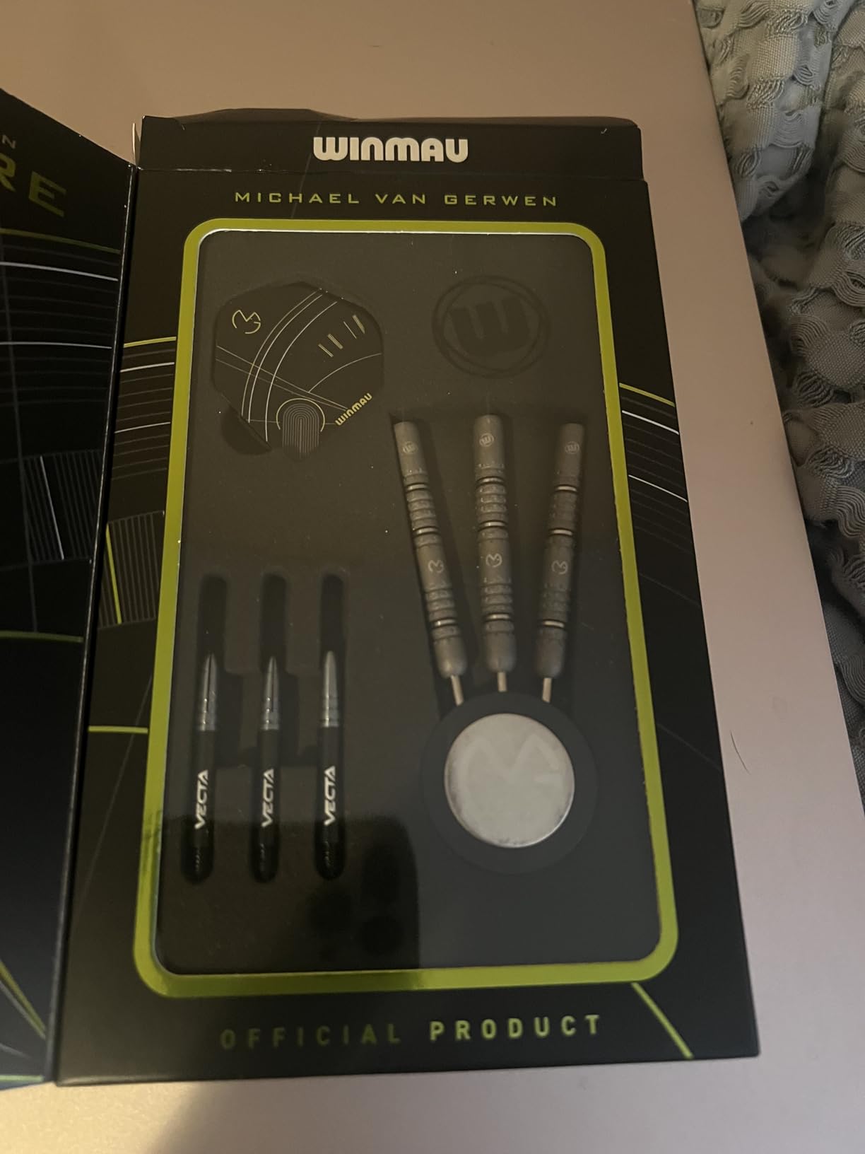 Winmau Michael Van Gerwen MvG Signature Edition - 90% Tungsten Professional Darts Set customer photo 1