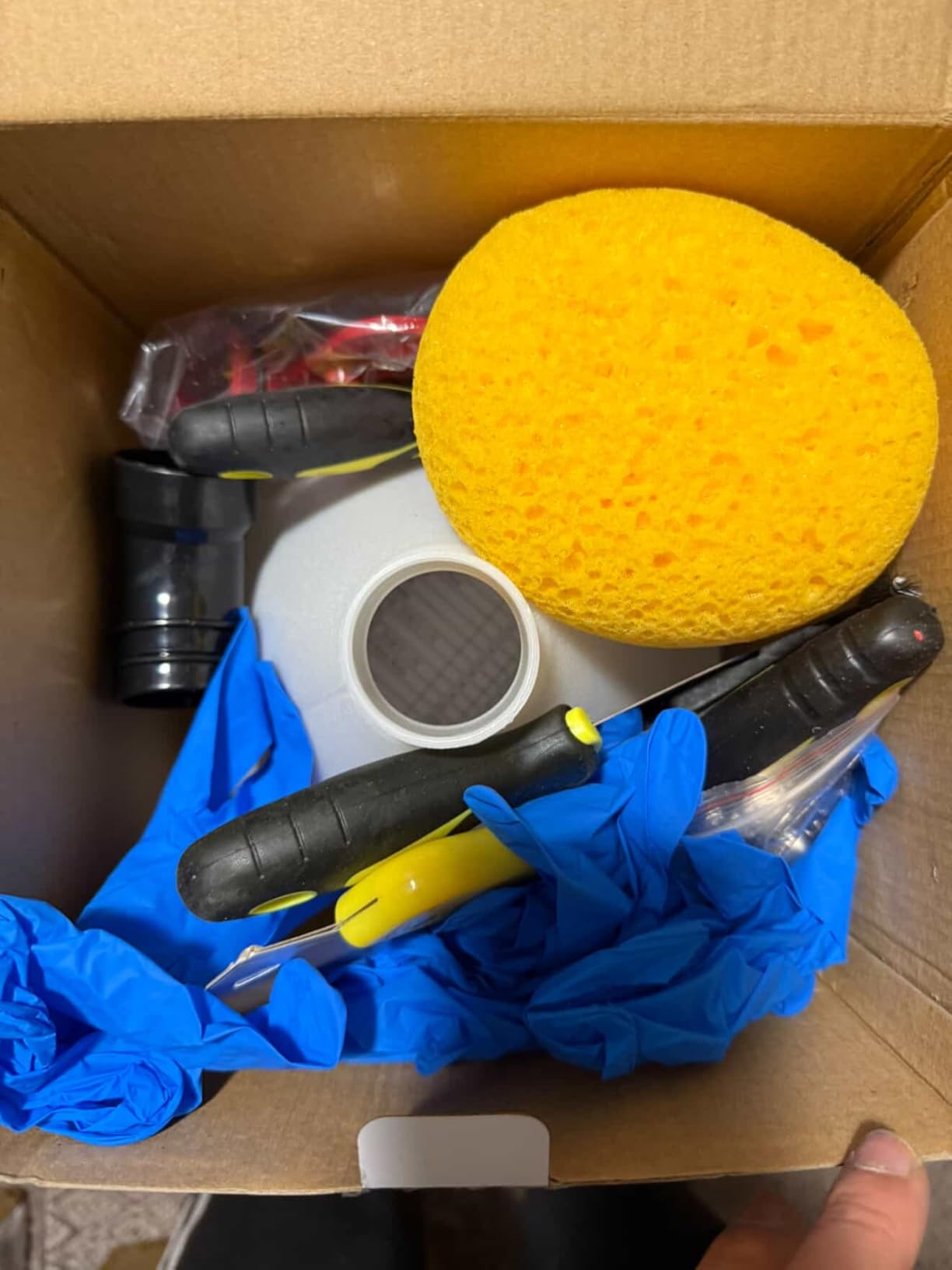 Drywall Texture Spray Gun Kit - 1.45 Gal Hopper, 3 Nozzles (4.0/6.0/8.0mm) & Elbow Hose for Popcorn, Knockdown, Orange Peel Texture on Walls & Ceiling, Includes Knockdown Knife & Sponge for Pro Finish customer photo 2