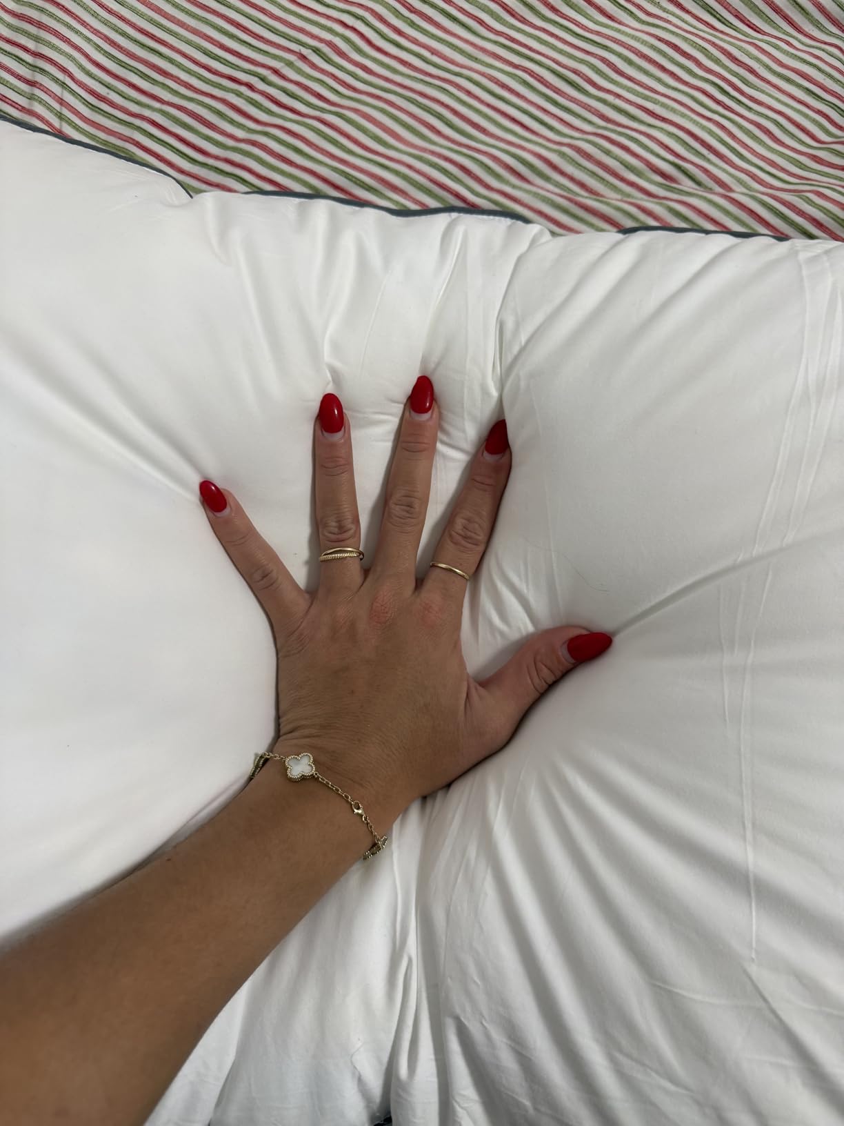 Goose Down Pillows for Neck Pain - Perfect Balance of Softness and Support, Relief for Side and Back Sleepers, Hotel Down Pillows Queen/Standard Size Set of 2 customer photo 2